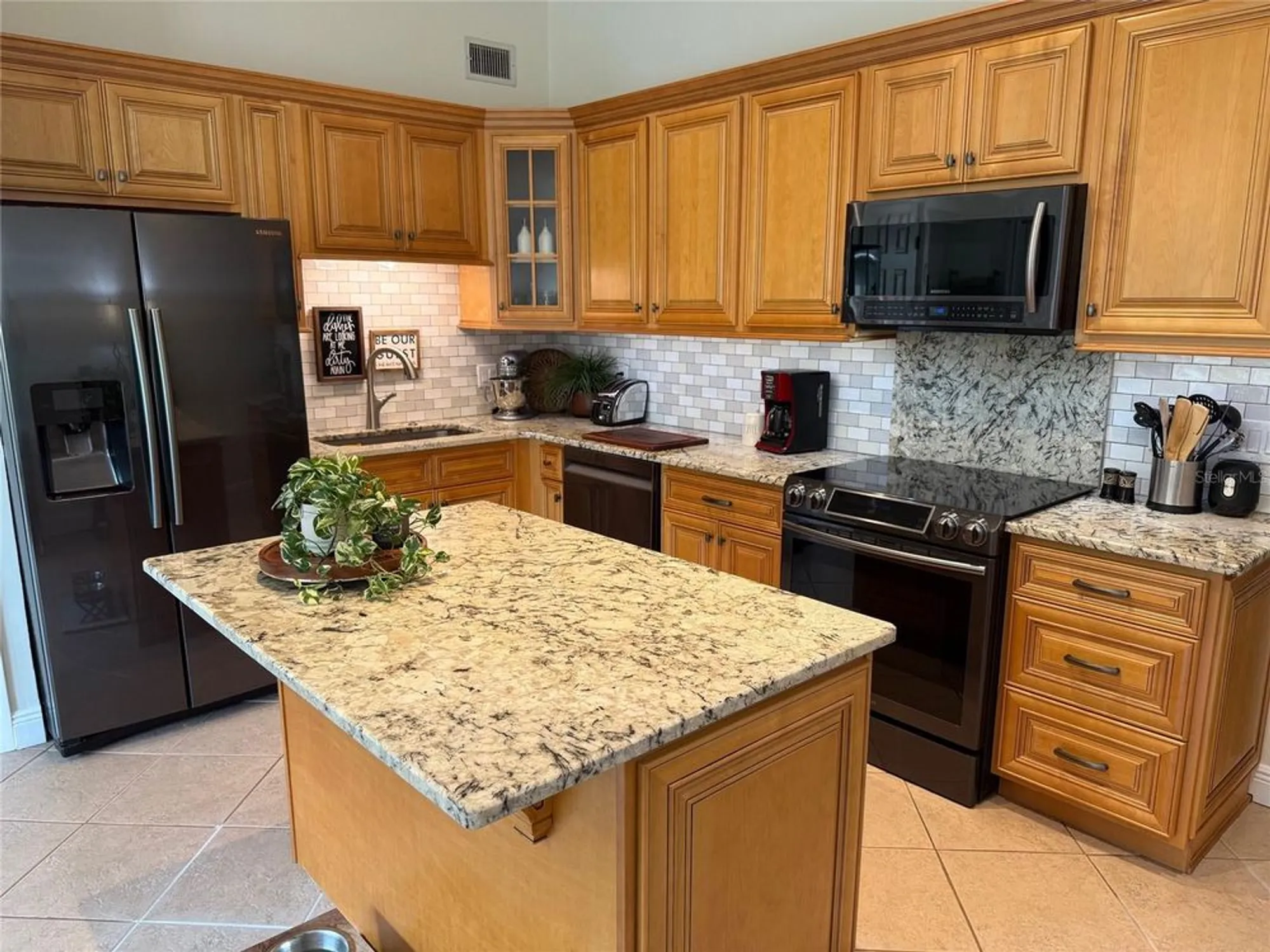 Property Slideshow image 5 of 46 | 2222 norwegian dr apt 48, Clearwater, FL, 33763