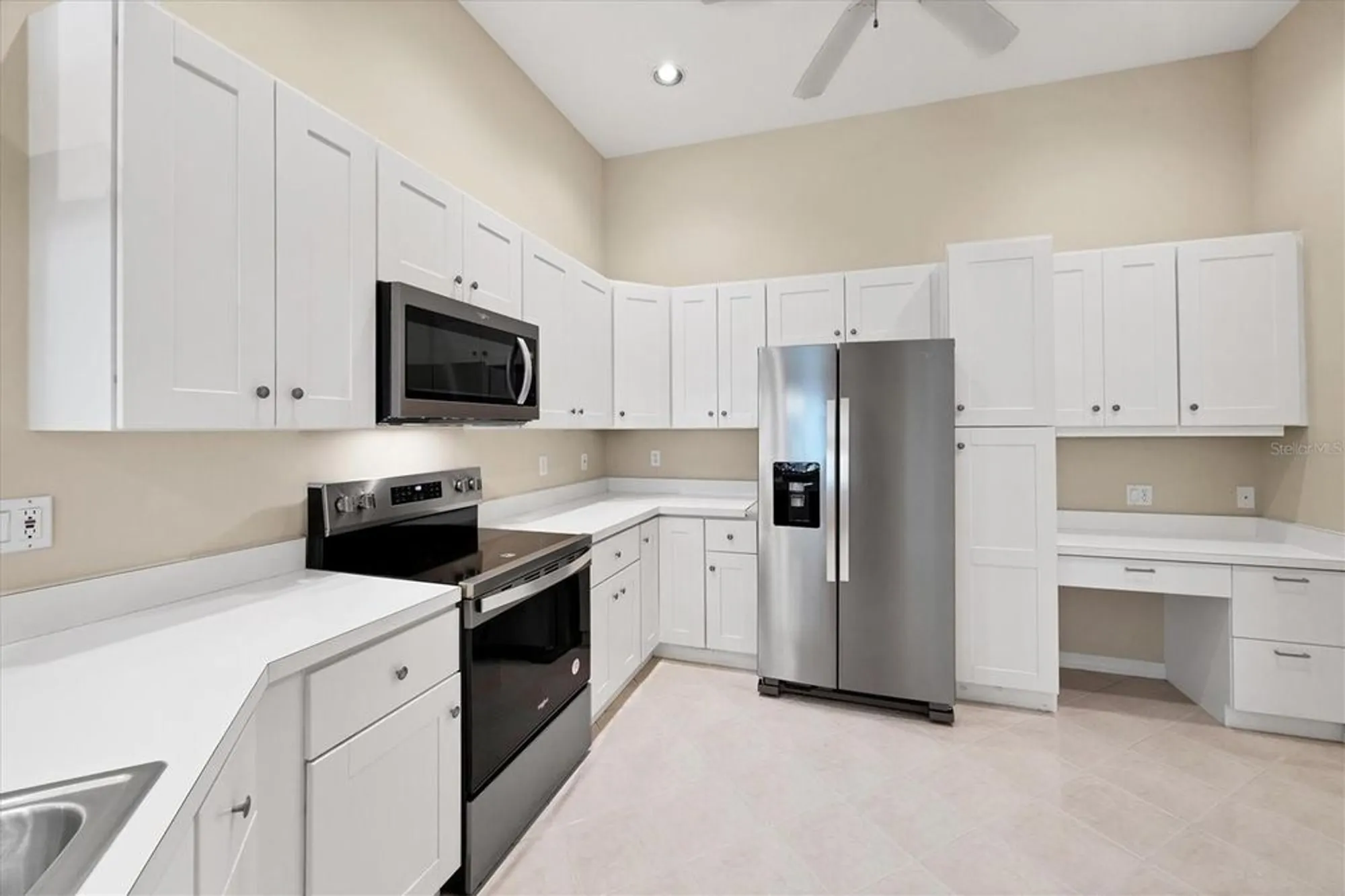 Property Slideshow image 11 of 55 | 6222 country club way, Sarasota, FL, 34243