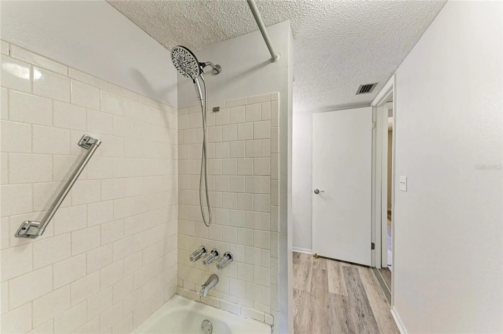 Property Slideshow image 17 of 37 | 3531 lake bayshore dr # j106, Bradenton, FL, 34205