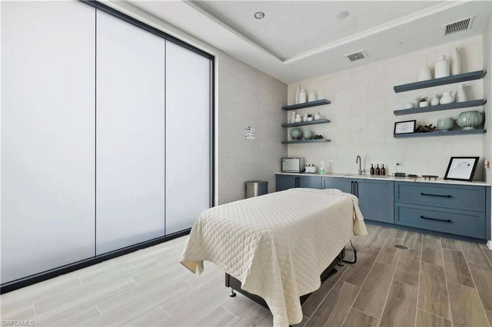 Property Slideshow image 39 of 47 | 12230 canal grande dr, Fort Myers, FL, 33913