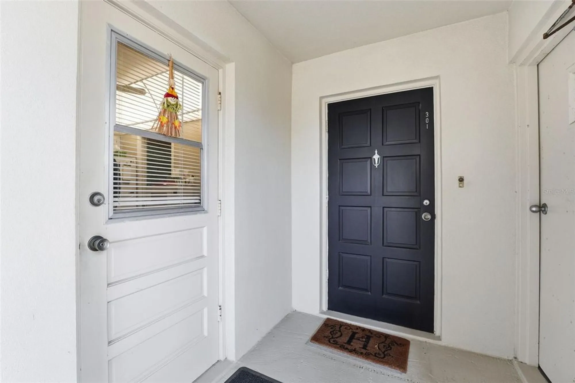 Property Slideshow image 3 of 26 | 7461 w country club dr 301, Sarasota, FL, 34243