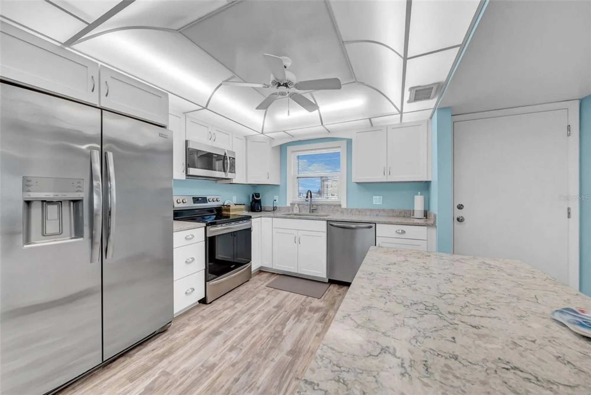 Property Slideshow image 28 of 49 | 4725 cove cir apt 302, St Petersburg, FL, 33708