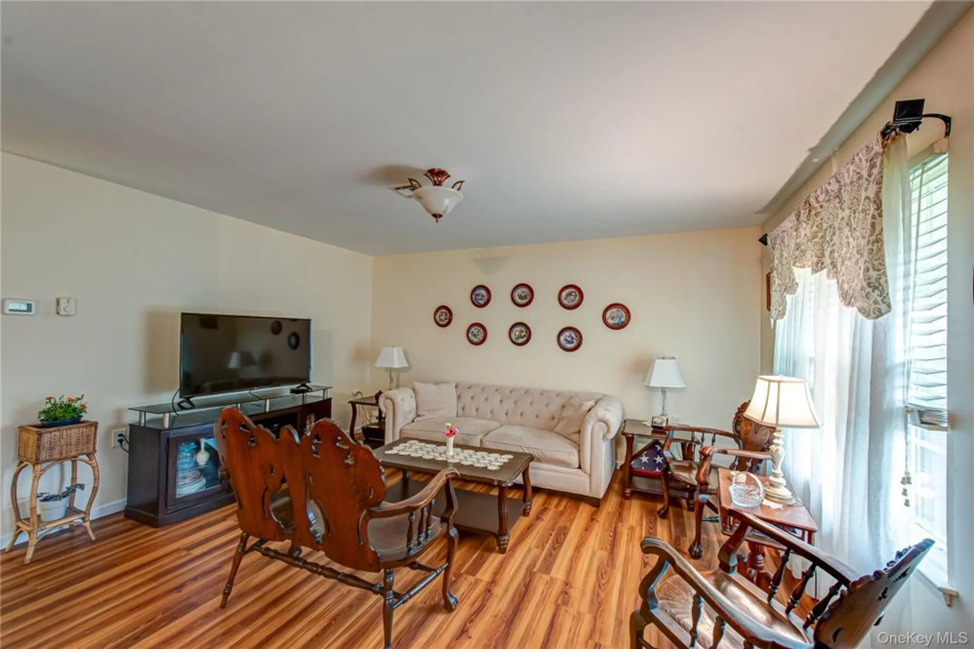 Property Slideshow image 5 of 20 | 350b woodbridge dr 350b, Brookhaven, NY, 11961