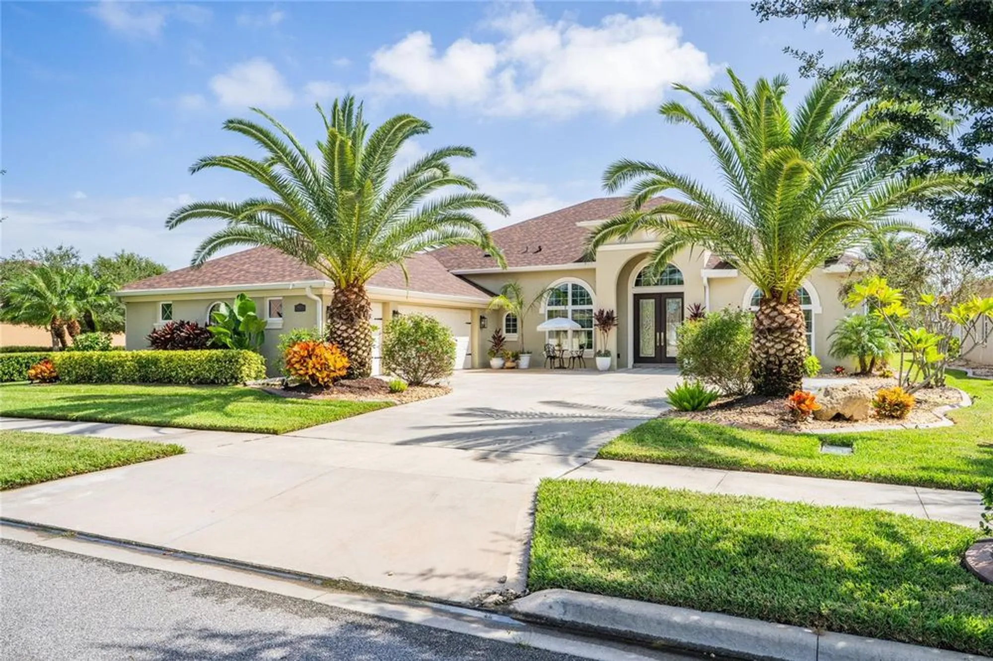 Property Slideshow image 1 of 41 | 513 luna bella ln, New Smyrna Beach, FL, 32168