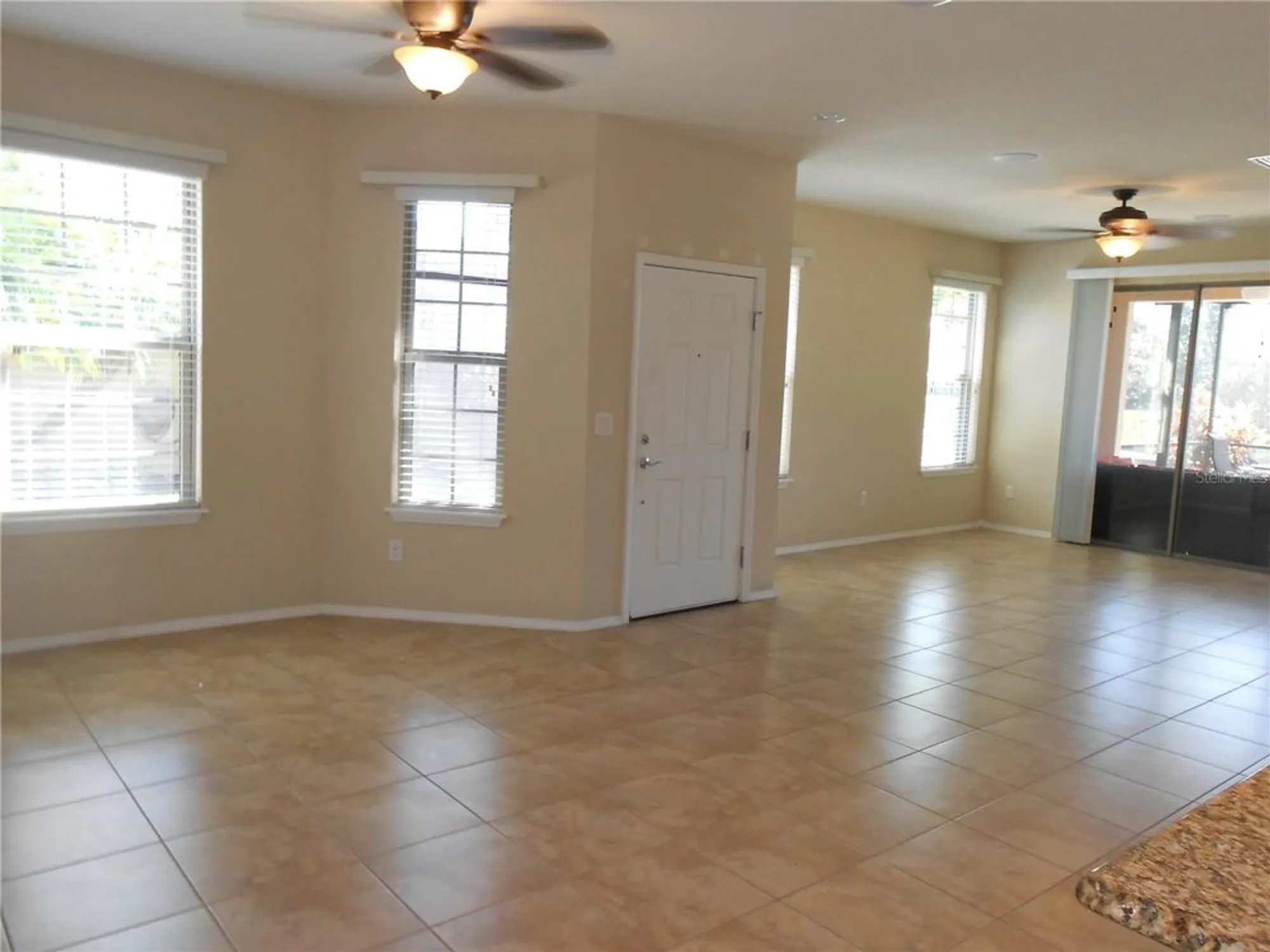 Property Slideshow image 13 of 61 | 344 mystic falls dr, Apollo Beach, FL, 33572