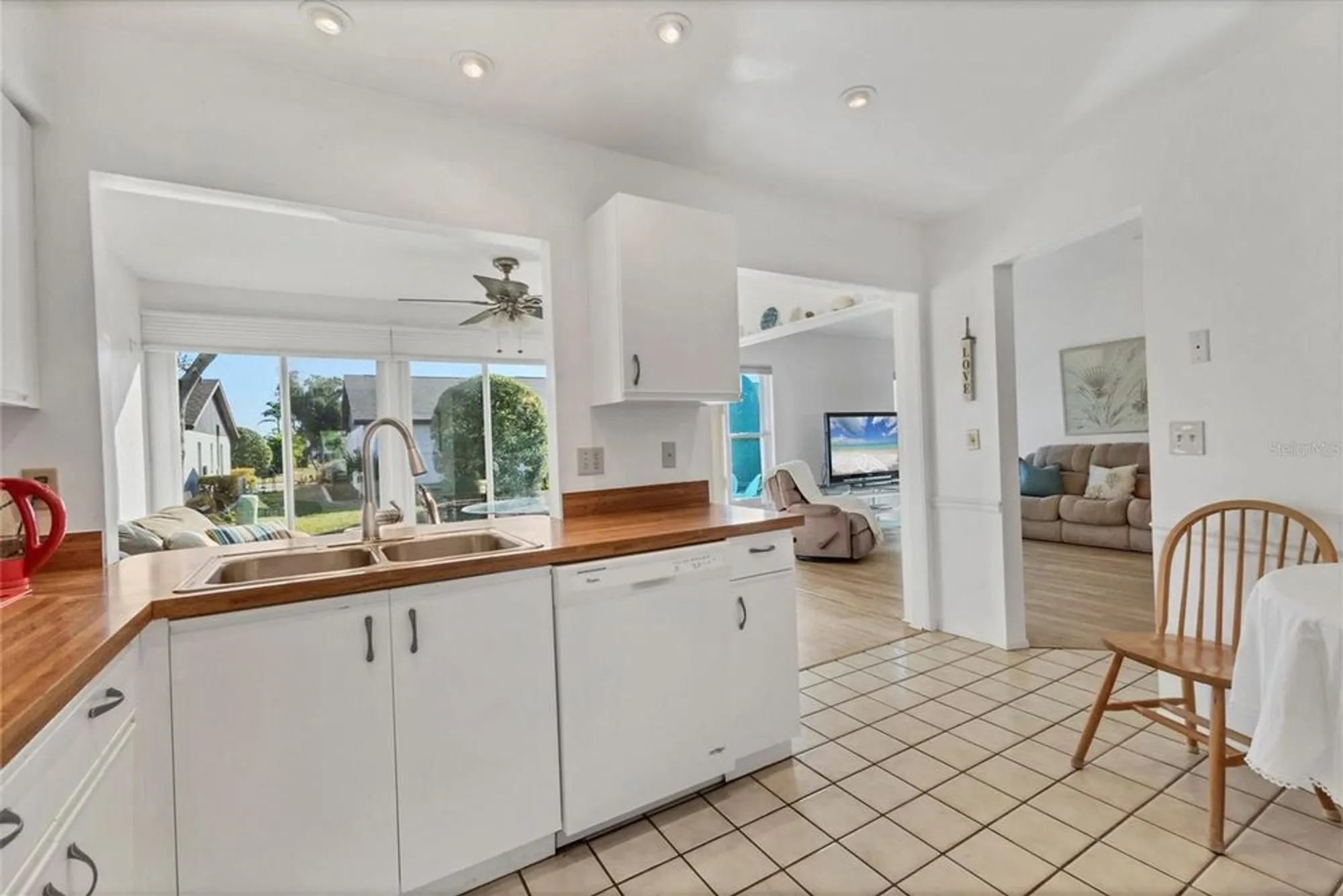 Property Slideshow image 15 of 50 | 604 chestnut ln, Englewood, FL, 34223