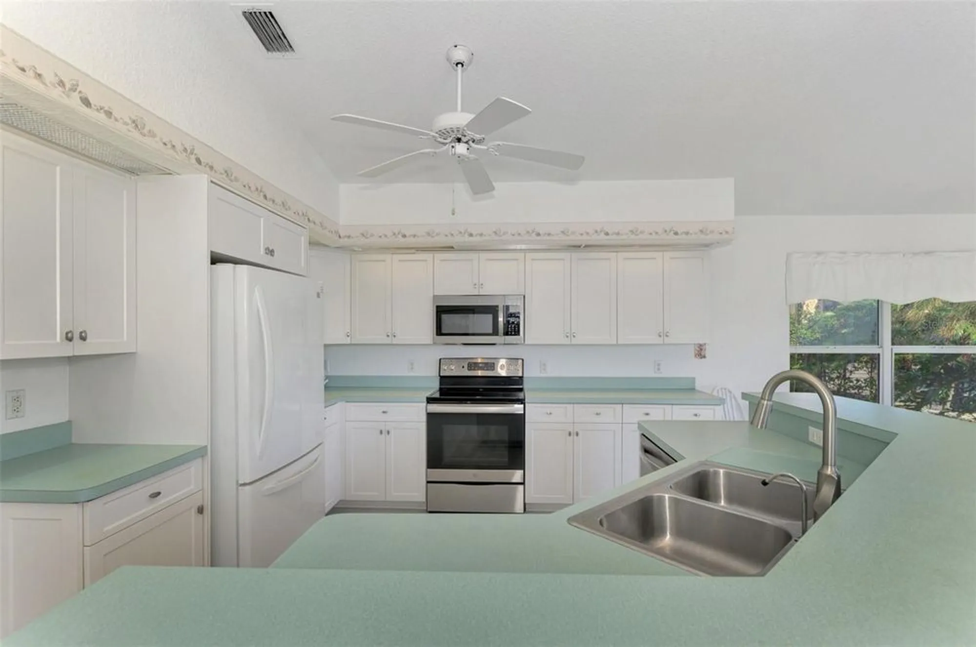Property Slideshow image 14 of 77 | 3270 bay ridge way, Port Charlotte, FL, 33953