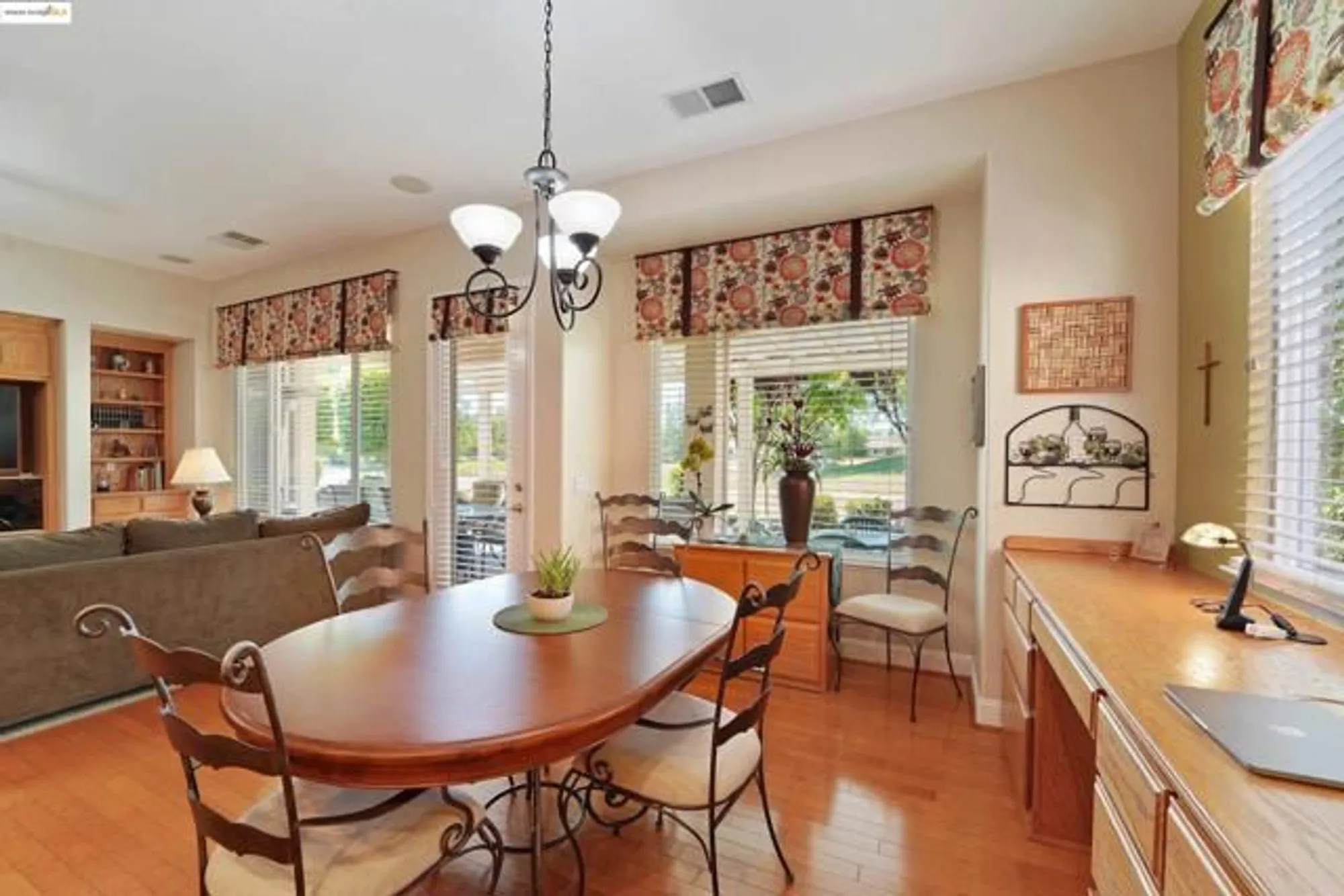 Property Slideshow image 12 of 60 | 910 suntan ln, Brentwood, CA, 94513