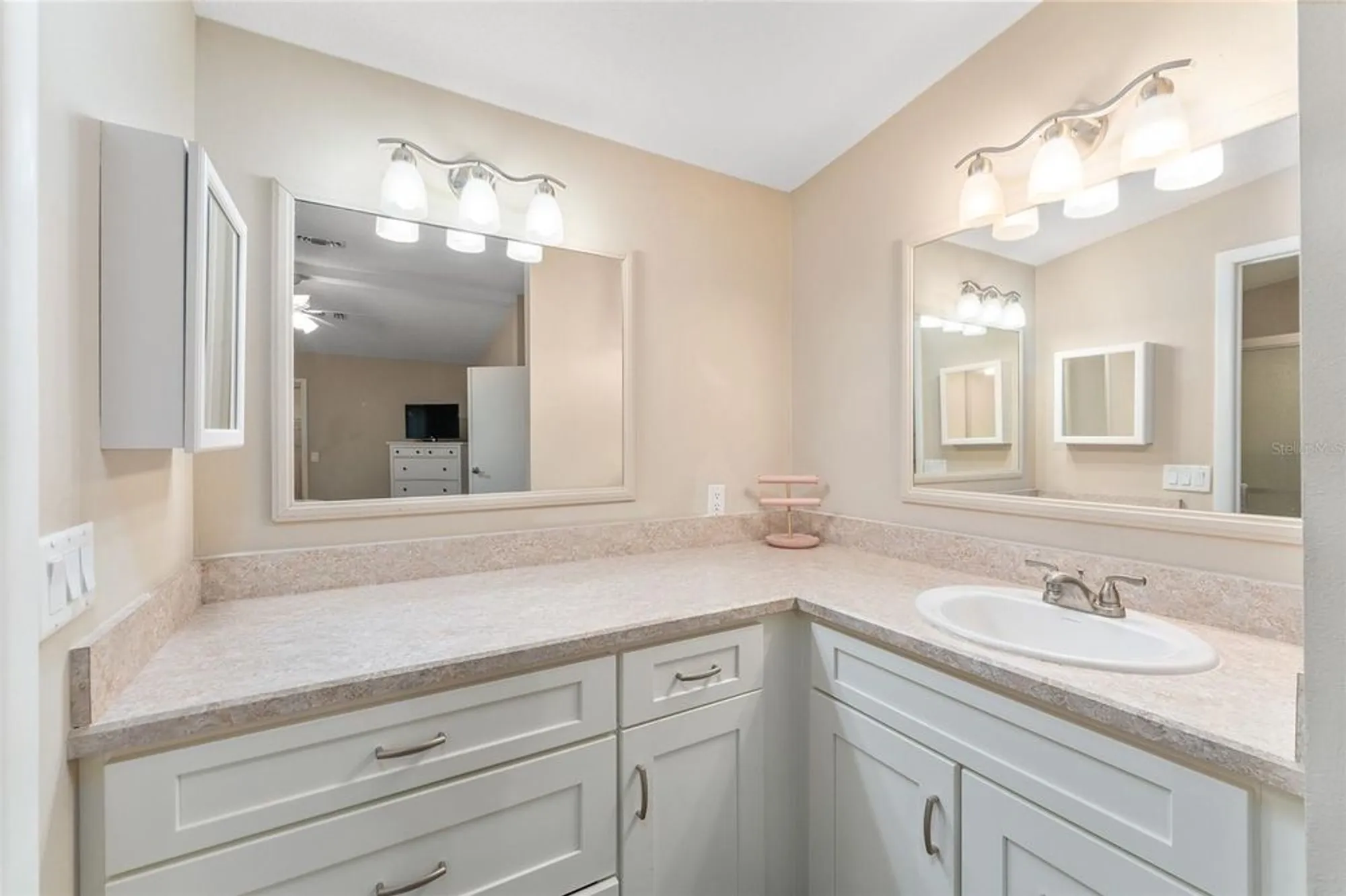 Property Slideshow image 31 of 67 | 1607 doral cir, Lady Lake, FL, 32159