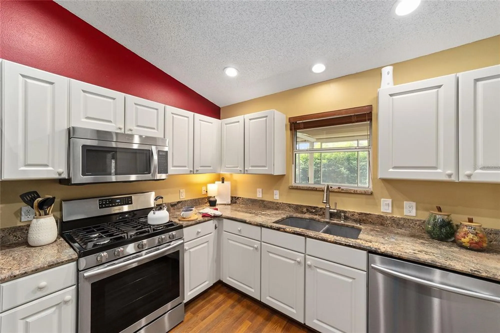 Property Slideshow image 14 of 34 | 290 jefferson ln, The Villages, FL, 32162