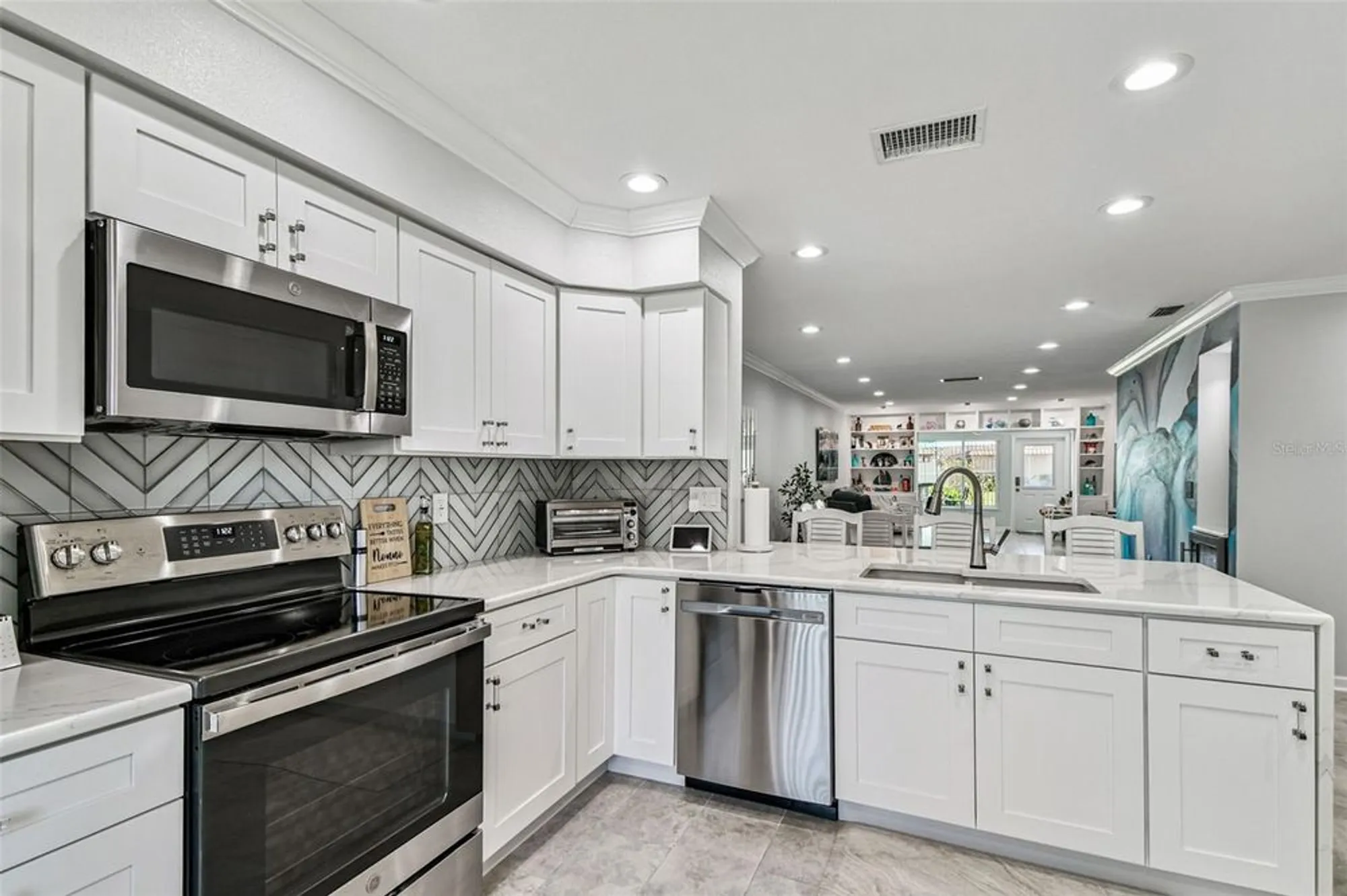 Property Slideshow image 8 of 40 | 19029 us highway 19 n apt 27a, Clearwater, FL, 33764