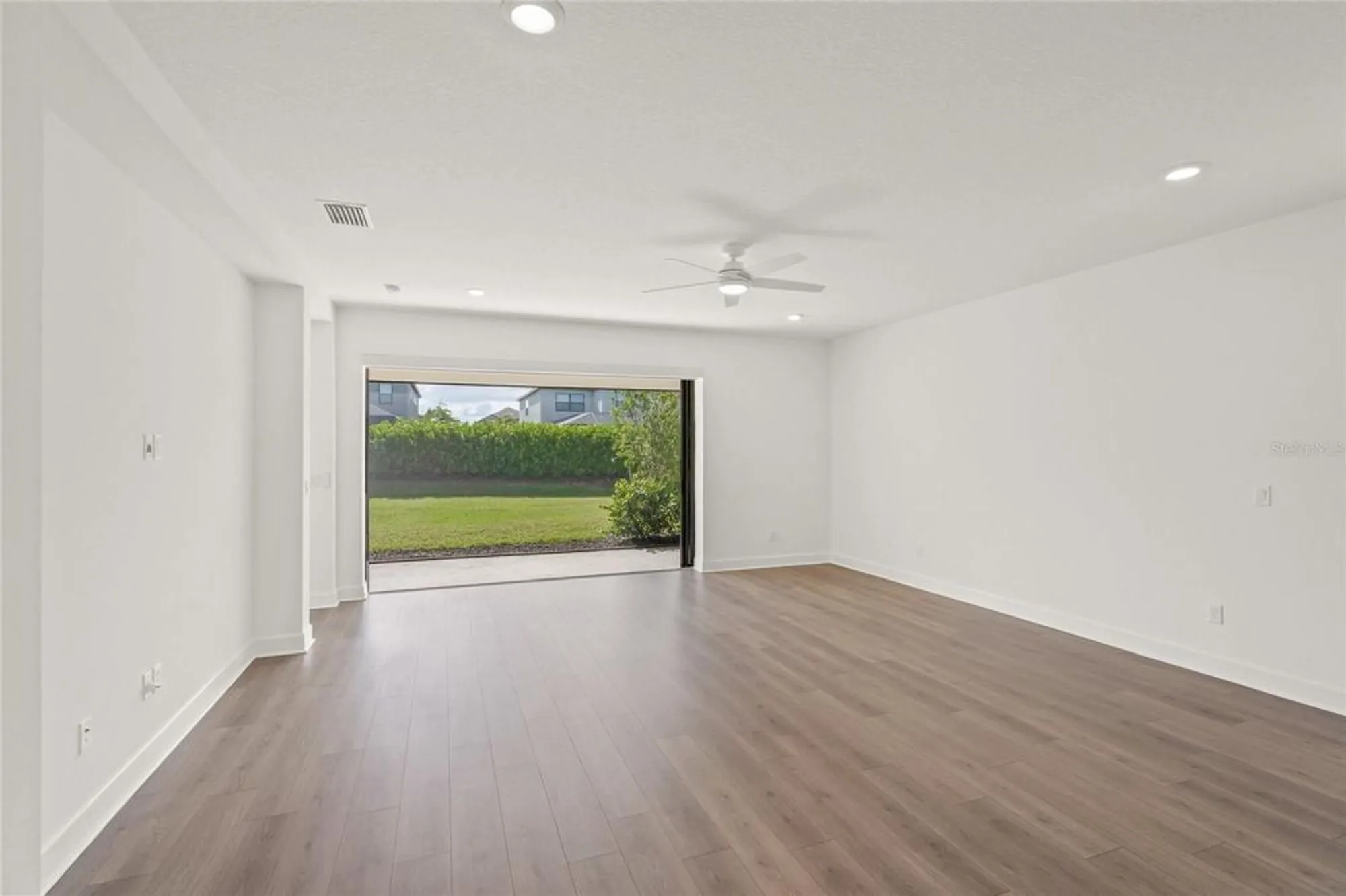 Property Slideshow image 18 of 46 | 16308 mount holly dr, Bradenton, FL, 34211