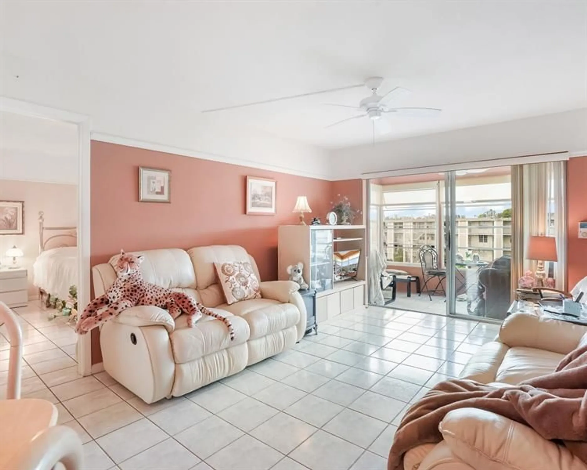 Property Slideshow image 8 of 15 | 2881 nw 47th ter 406, Lauderdale Lakes, FL, 33313