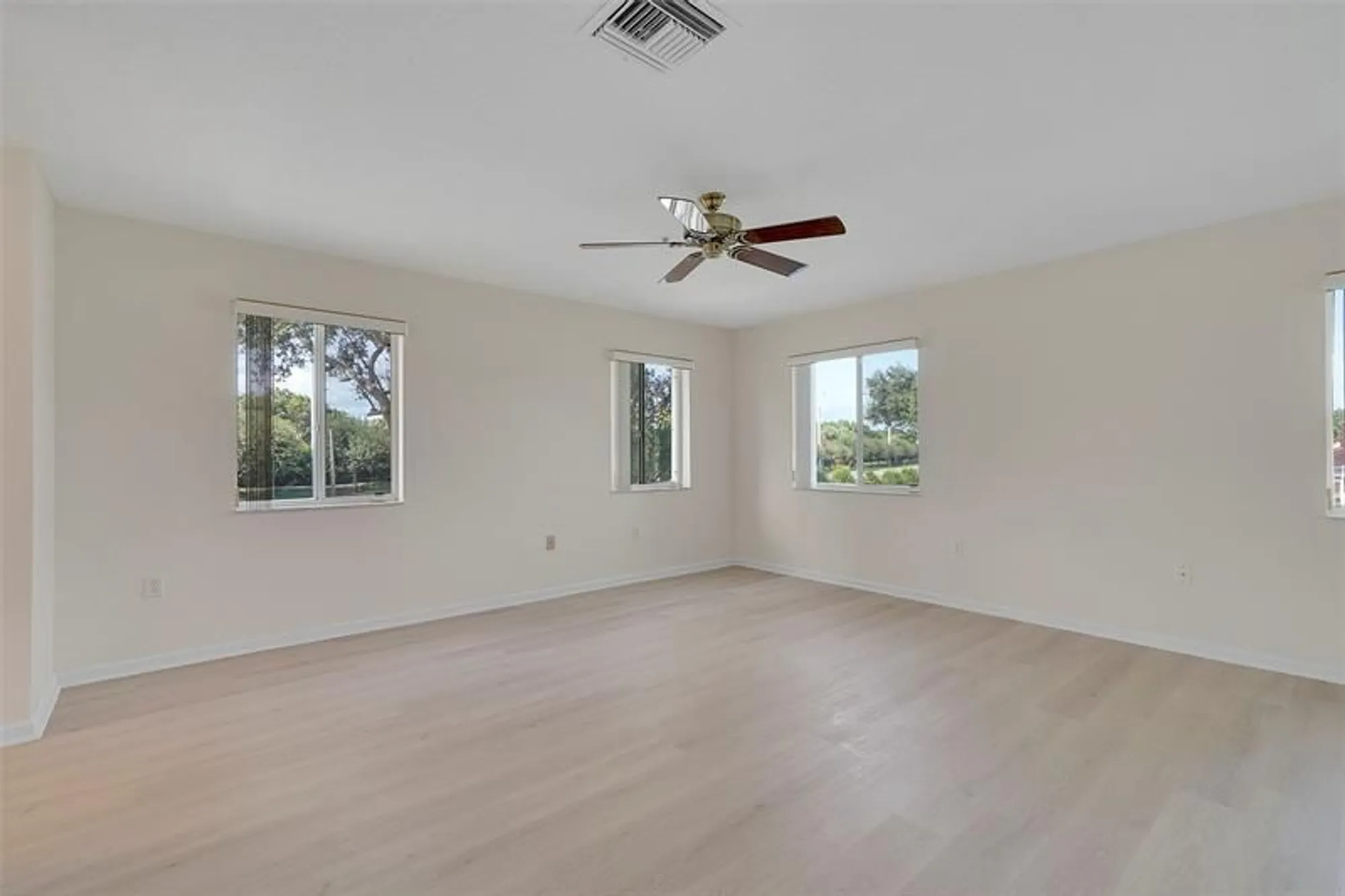 Property Slideshow image 27 of 36 | 5876 regal glen dr 201, Boynton Beach, FL, 33437