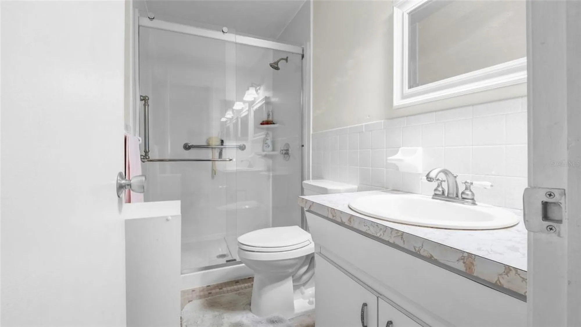 Property Slideshow image 11 of 18 | 2285 israeli dr 53, Clearwater, FL, 33763