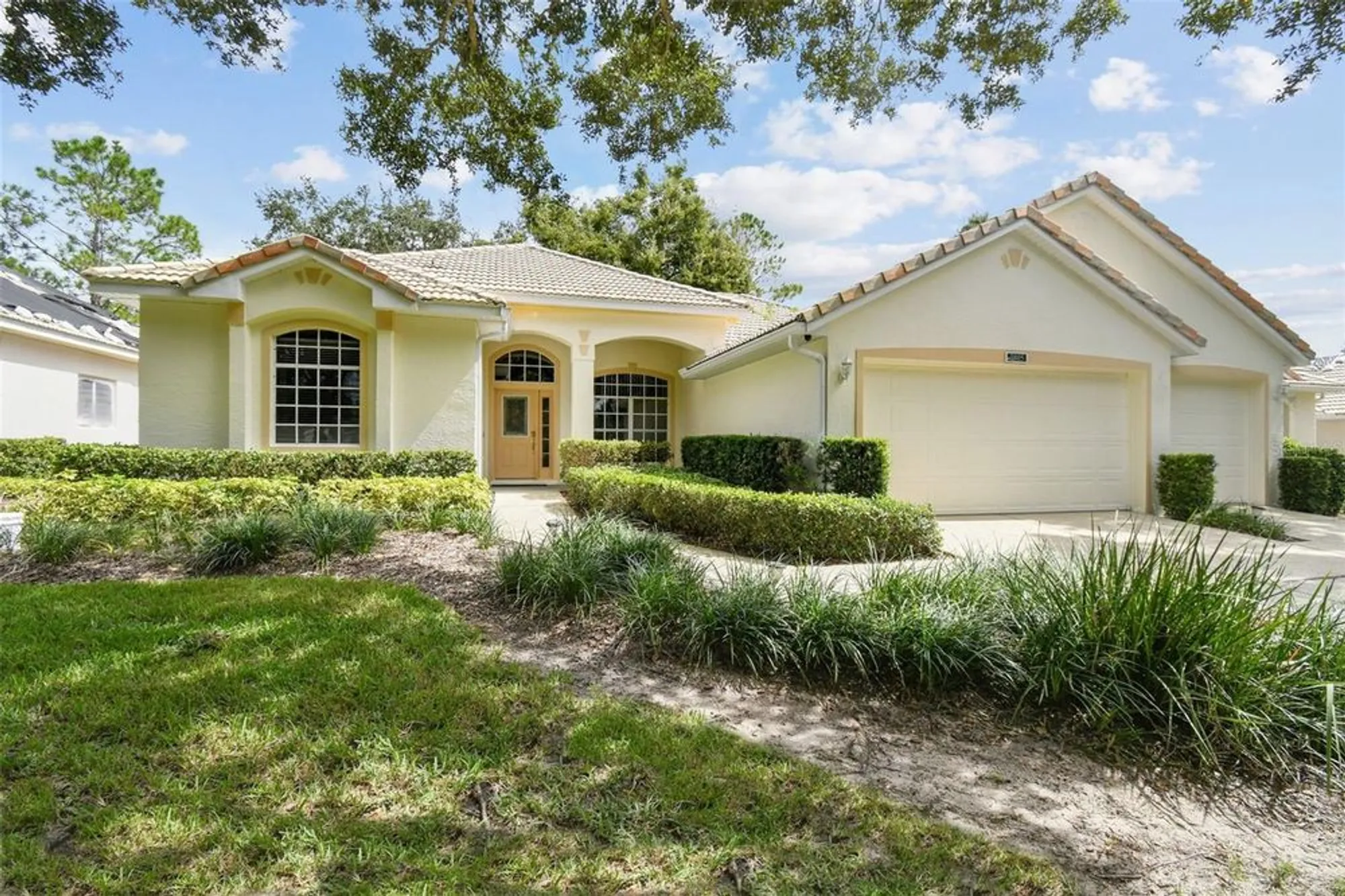 Property Slideshow image 2 of 64 | 3805 scarborough ct, Clermont, FL, 34711