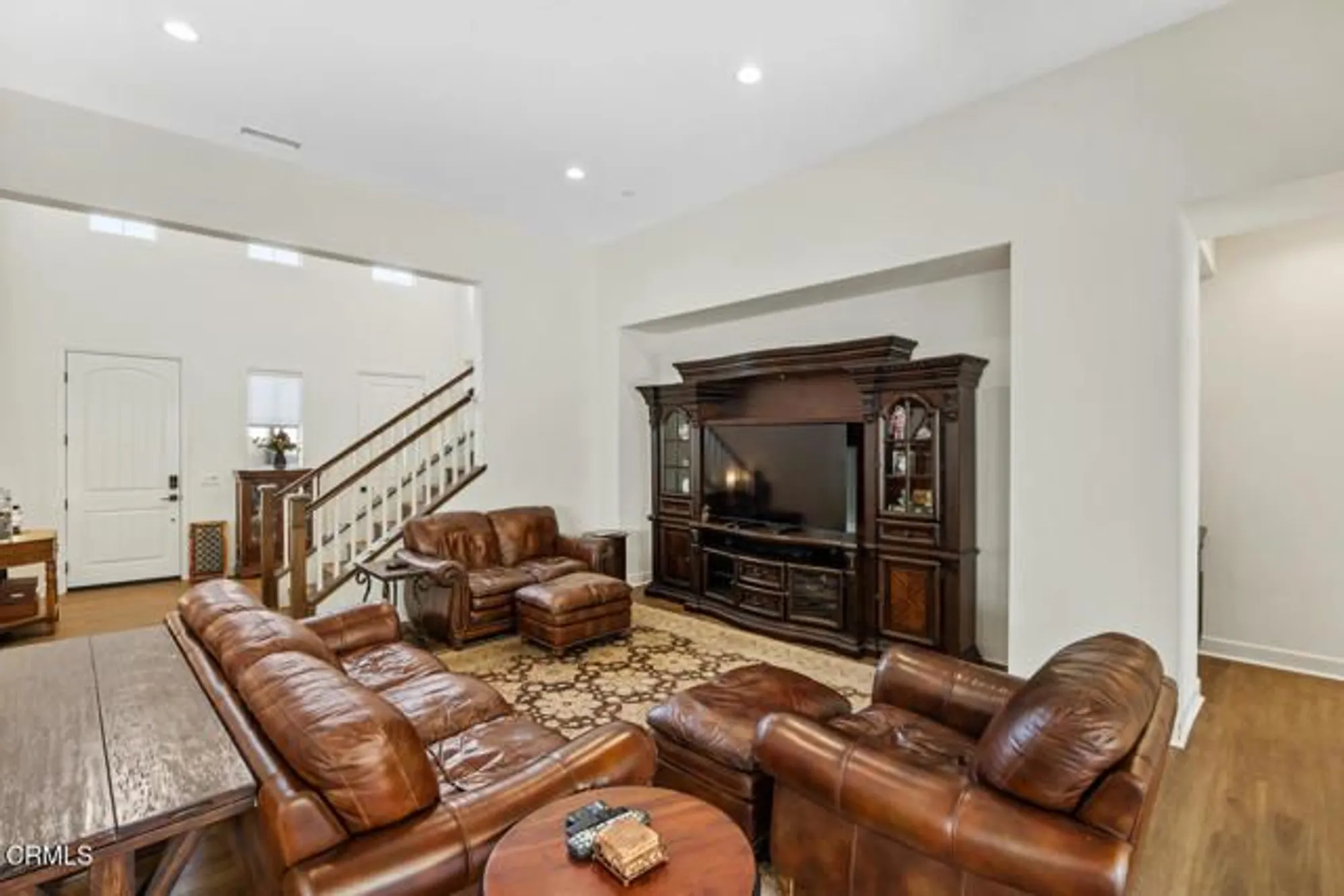 Property Slideshow image 6 of 76 | 2188 jovana ct, Camarillo, CA, 93012