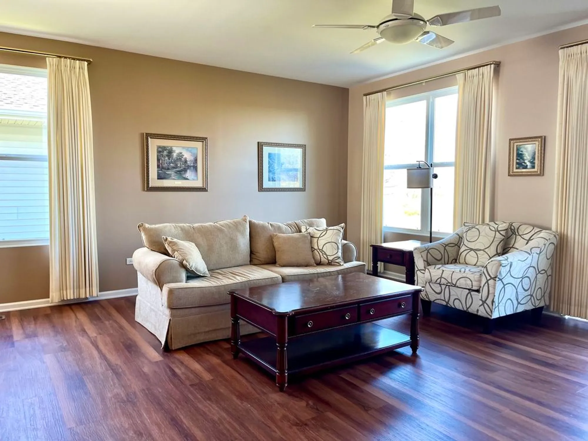 Property Slideshow image 10 of 36 | 12620 oak grove dr, Huntley, IL, 60142