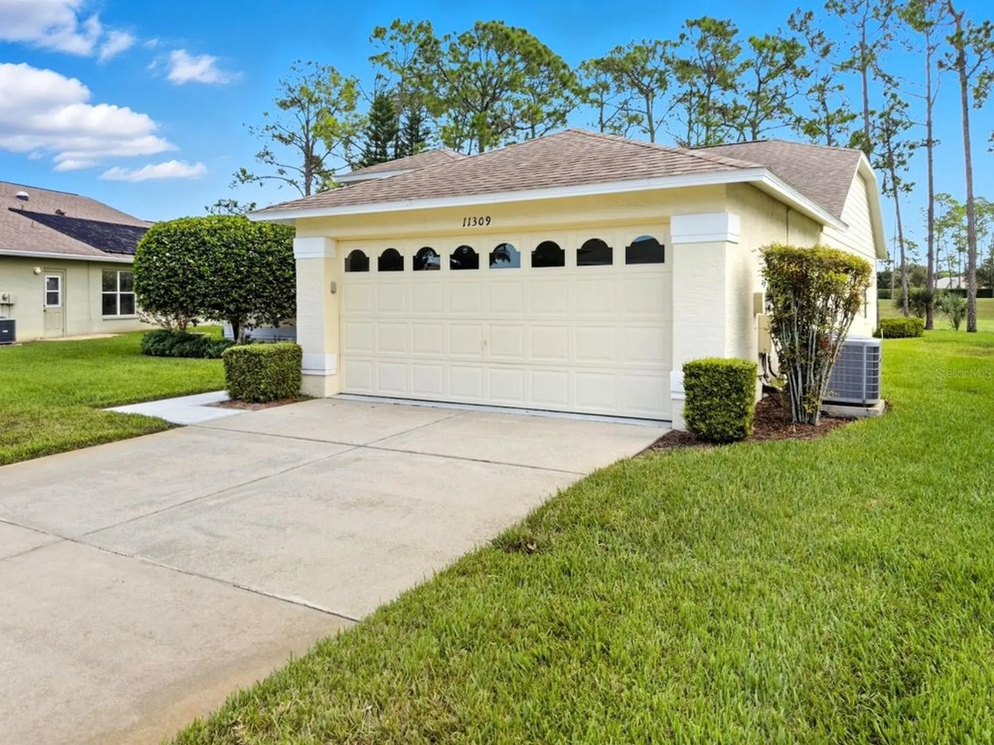 Property Slideshow image 3 of 66 | 11309 sun tree rd, Hudson, FL, 34667