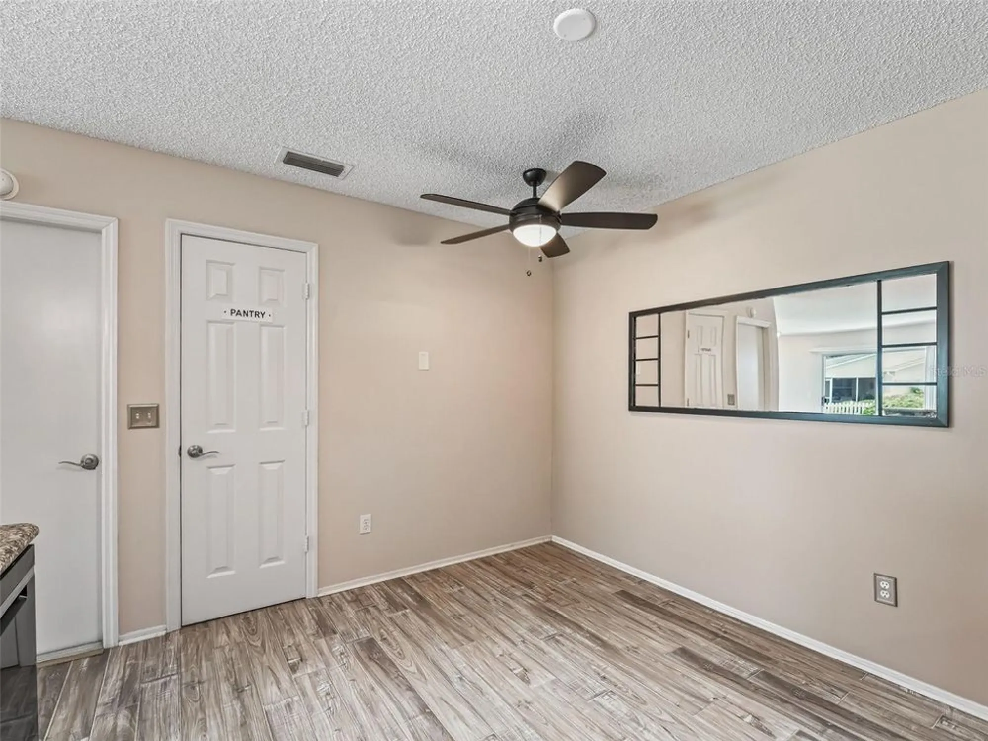 Property Slideshow image 13 of 25 | 220 estrada pl, The Villages, FL, 32159