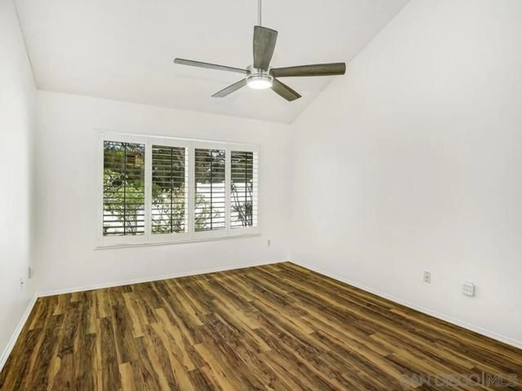 Property Slideshow image 19 of 32 | 4671 barcelona way, Oceanside, CA, 92056