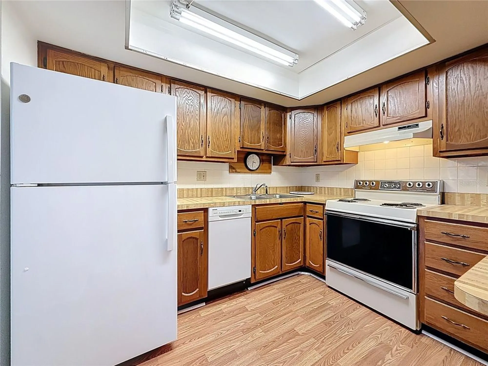 Property Slideshow image 6 of 20 | 1160 orange tree cir d, Palm Harbor, FL, 34684