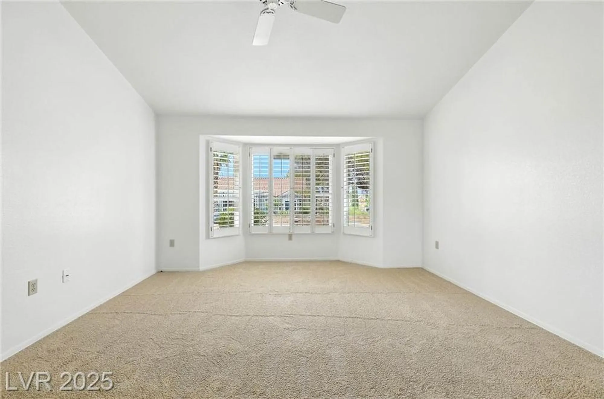 Property Slideshow image 20 of 35 | 8500 linderwood dr, Las Vegas, NV, 89134