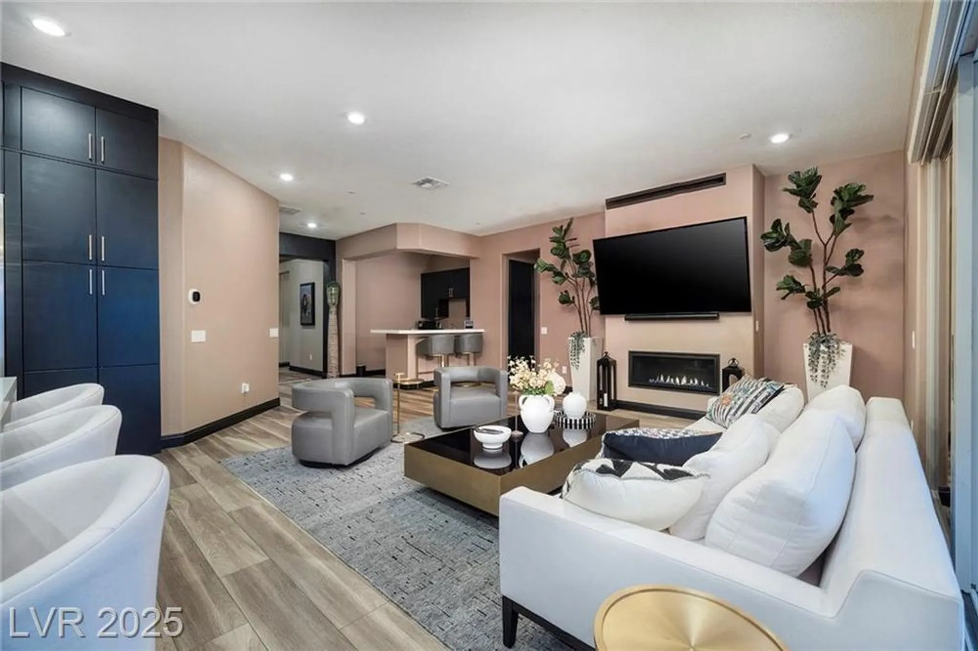 Property Slideshow image 7 of 52 | 33 desert juniper ln, Henderson, NV, 89011