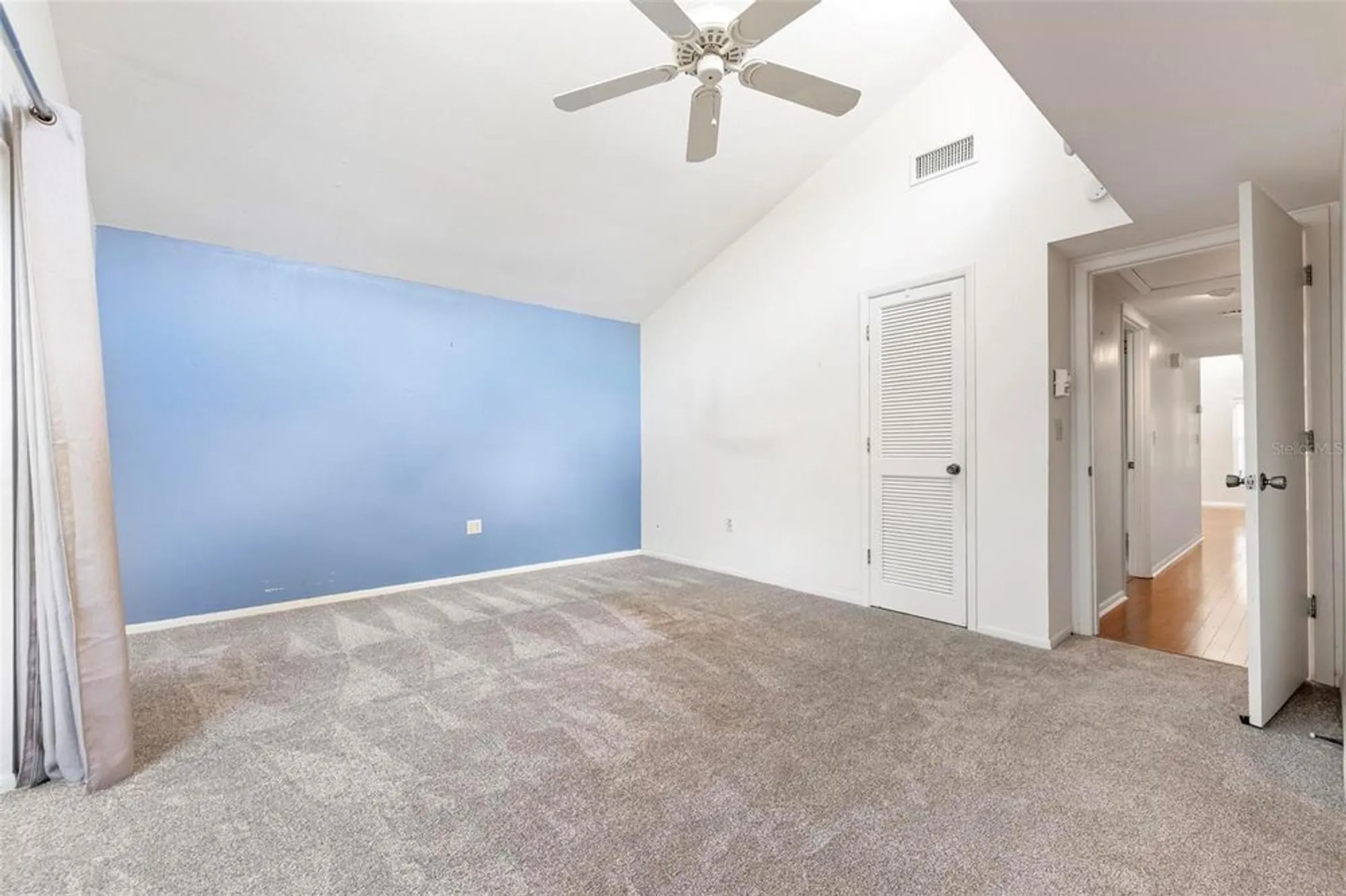Property Slideshow image 16 of 25 | 2227 circlewood dr # 52, Sarasota, FL, 34231