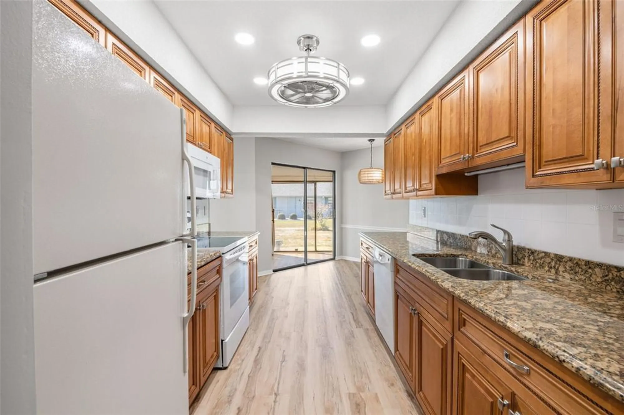 Property Slideshow image 7 of 51 | 302 linger ln, Sun City Center, FL, 33573