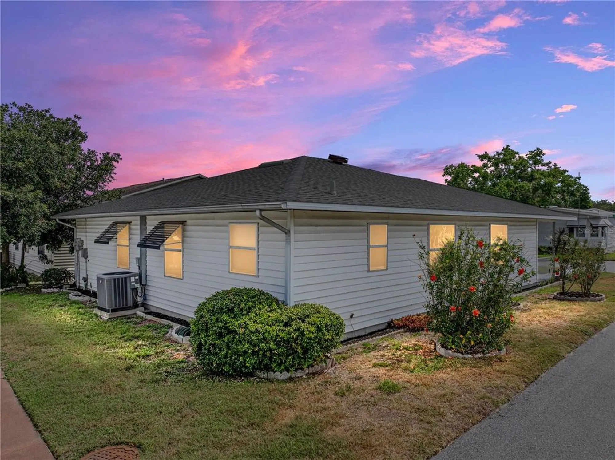 Property Slideshow image 2 of 55 | 4965 goldenview ln, Lakeland, FL, 33811