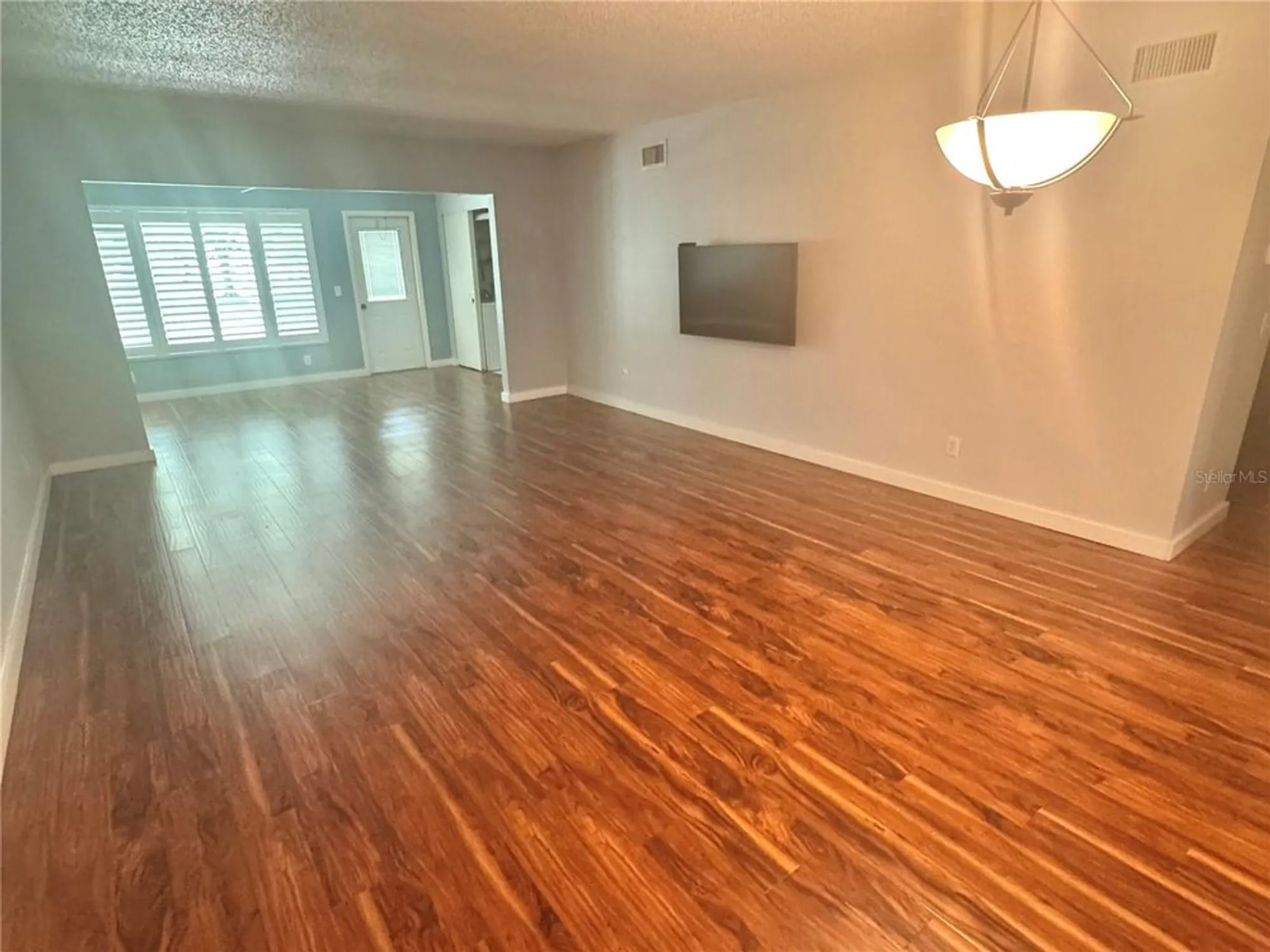 Property Slideshow image 12 of 37 | 2262 swedish dr 6, Clearwater, FL, 33763