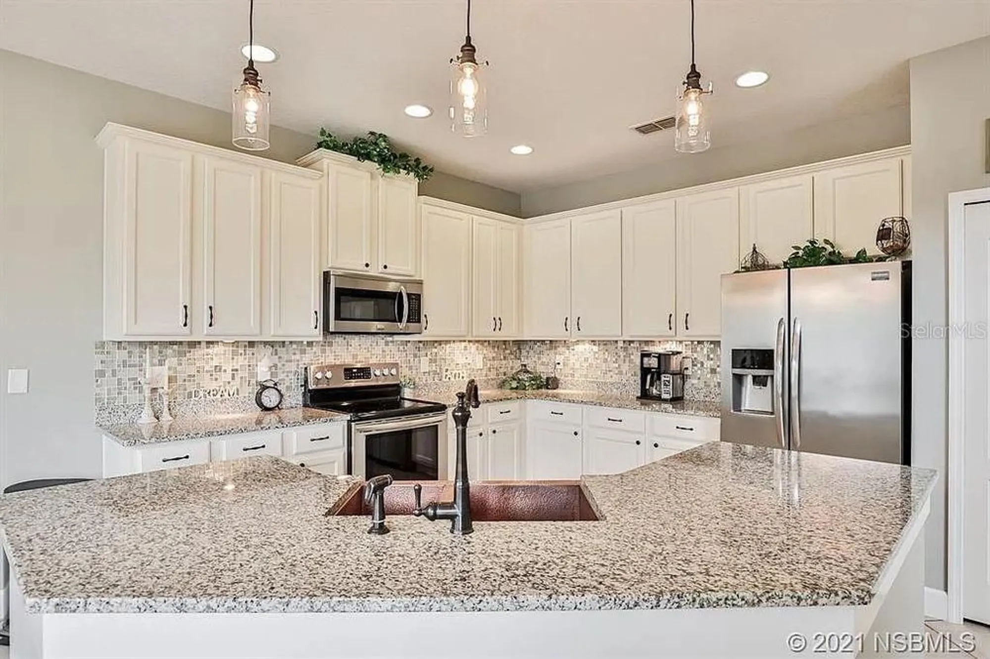 Property Slideshow image 5 of 35 | 453 venetian villa dr, New Smyrna Beach, FL, 32168