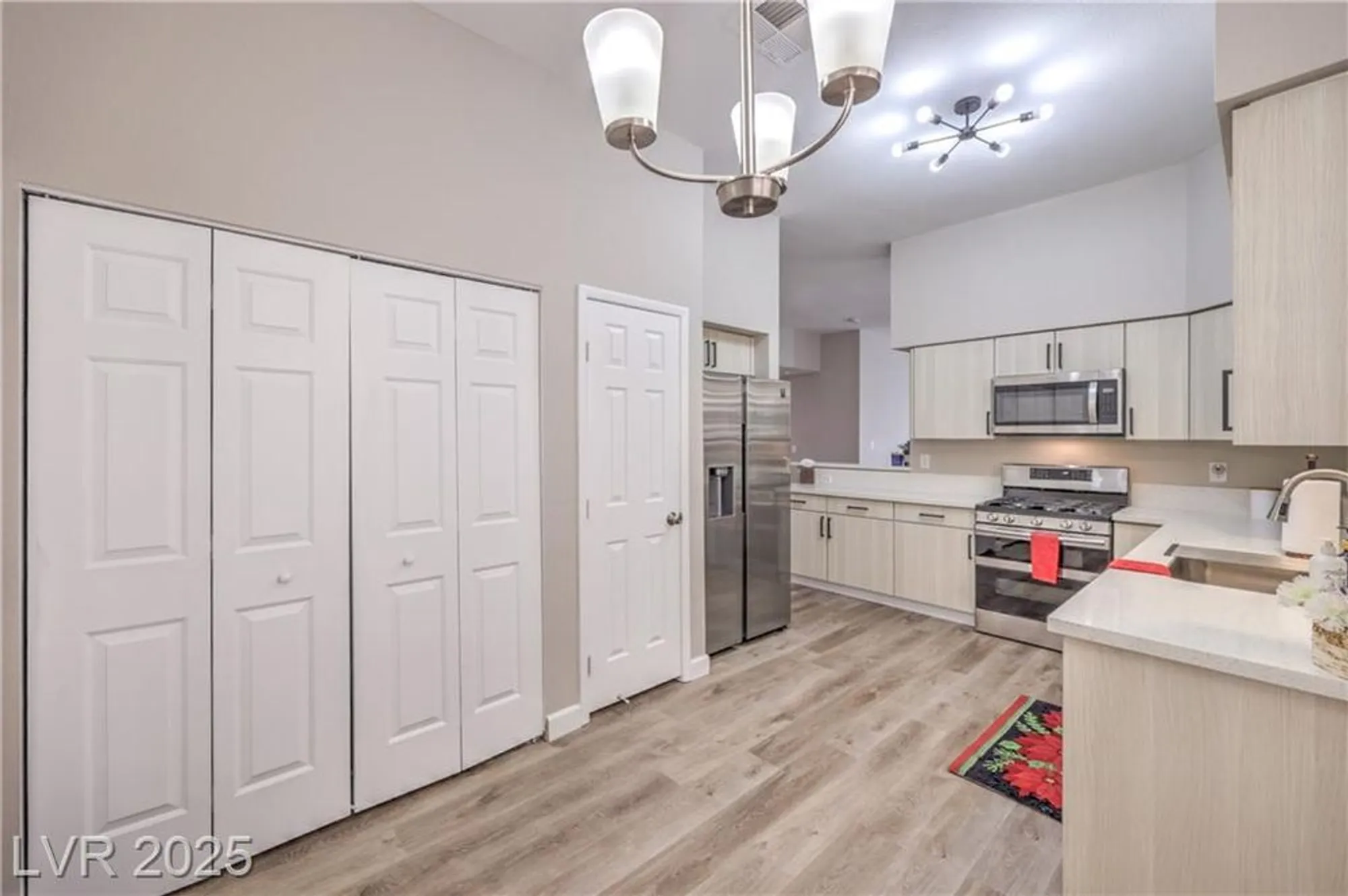 Property Slideshow image 9 of 36 | 5452 cove point dr, Las Vegas, NV, 89130