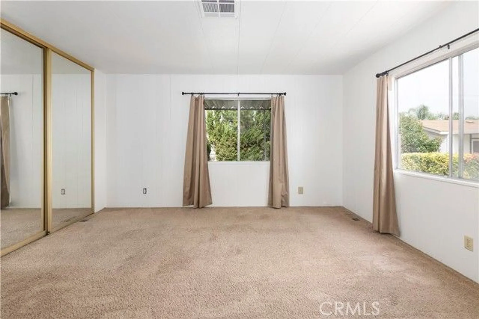 Property Slideshow image 21 of 34 | 2918 dogwood way, Hemet, CA, 92545