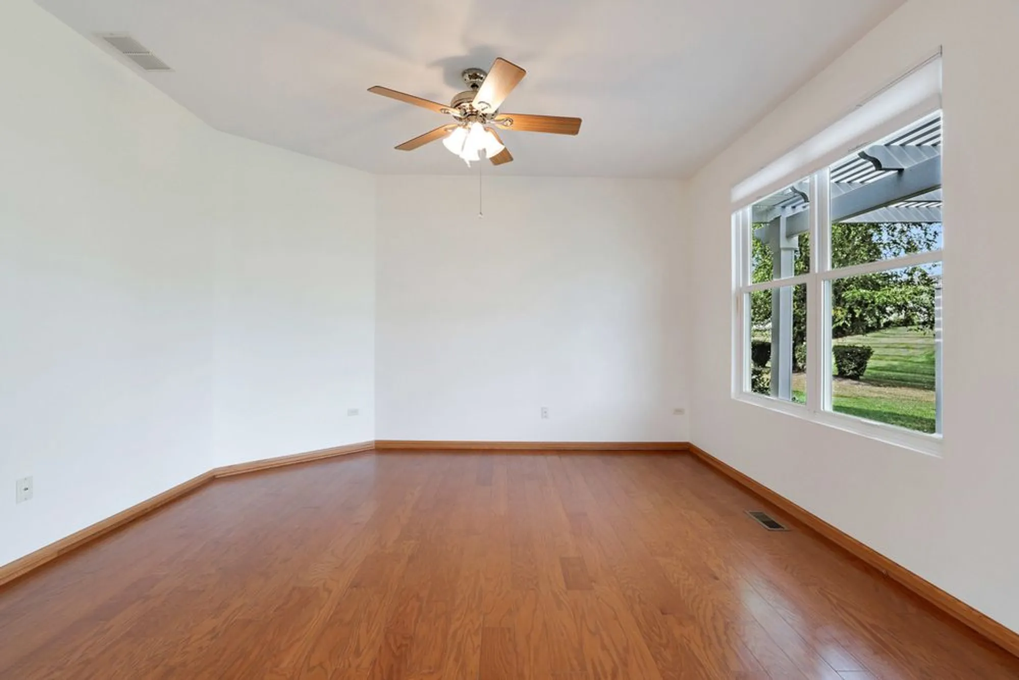 Property Slideshow image 16 of 43 | 12250 songbird ln, Huntley, IL, 60142