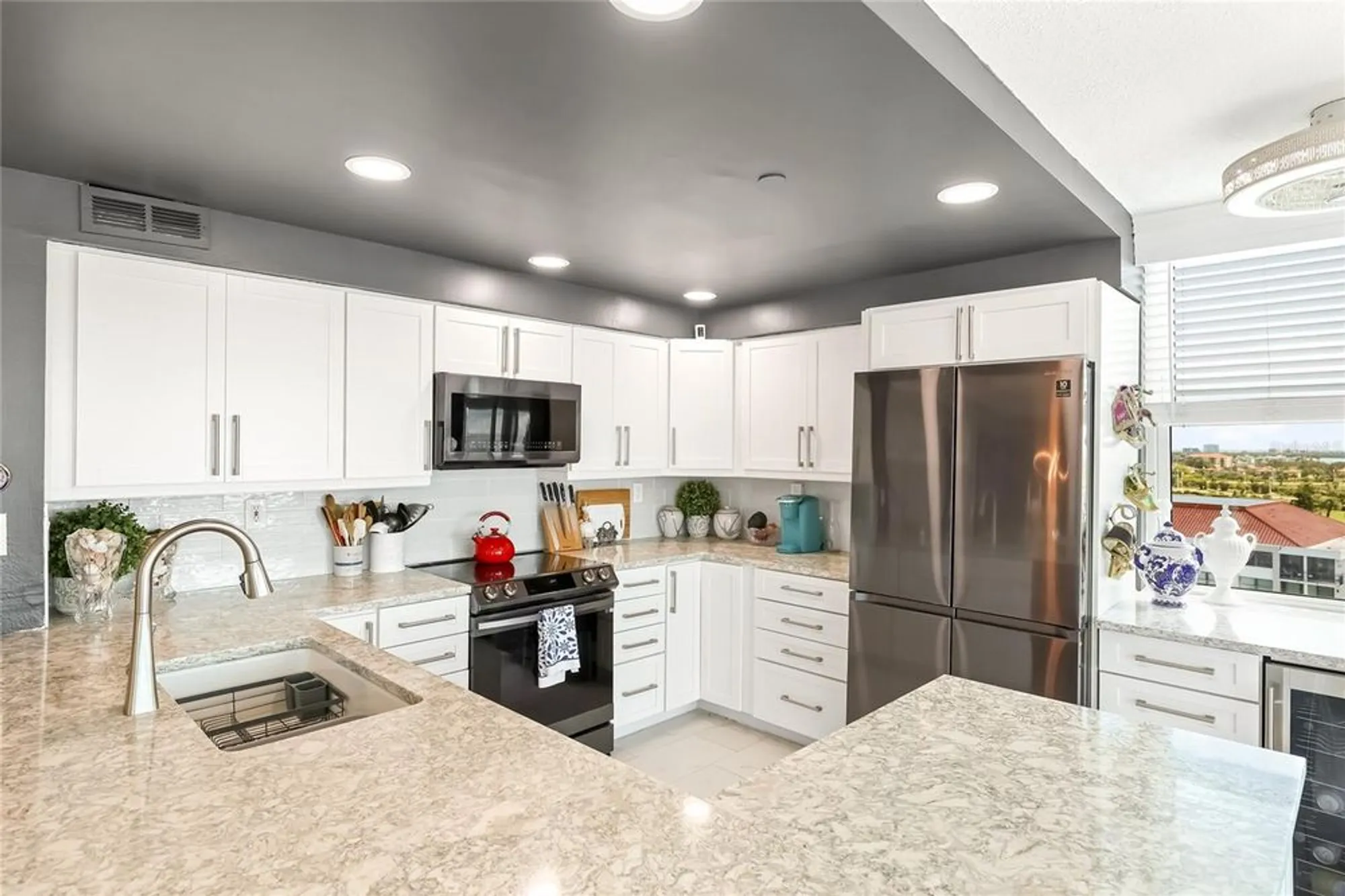 Property Slideshow image 17 of 27 | 6265 sun blvd apt 1004, Saint Petersburg, FL, 33715