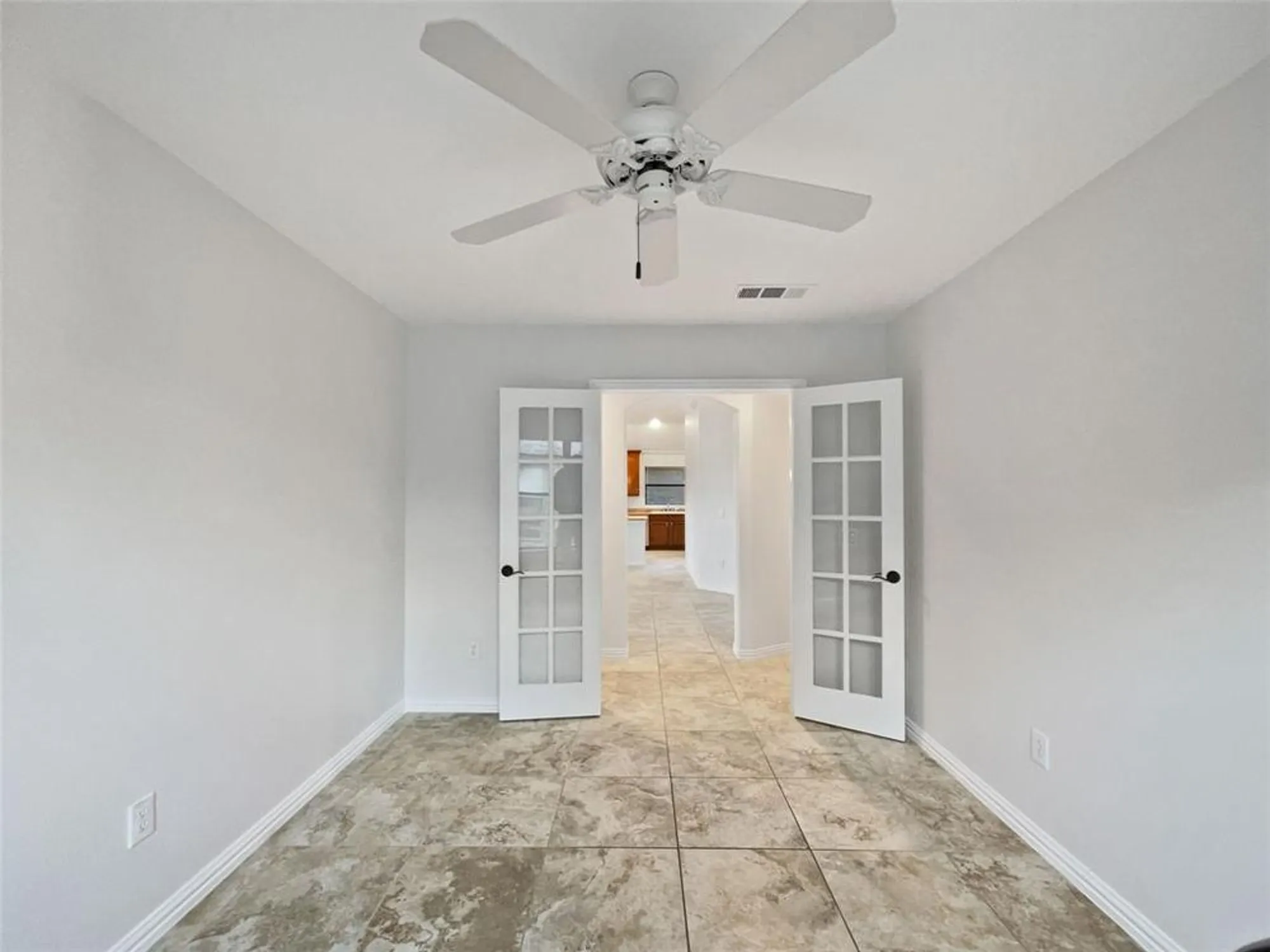 Property Slideshow image 14 of 20 | 11308 southerland dr, Denton, TX, 76207