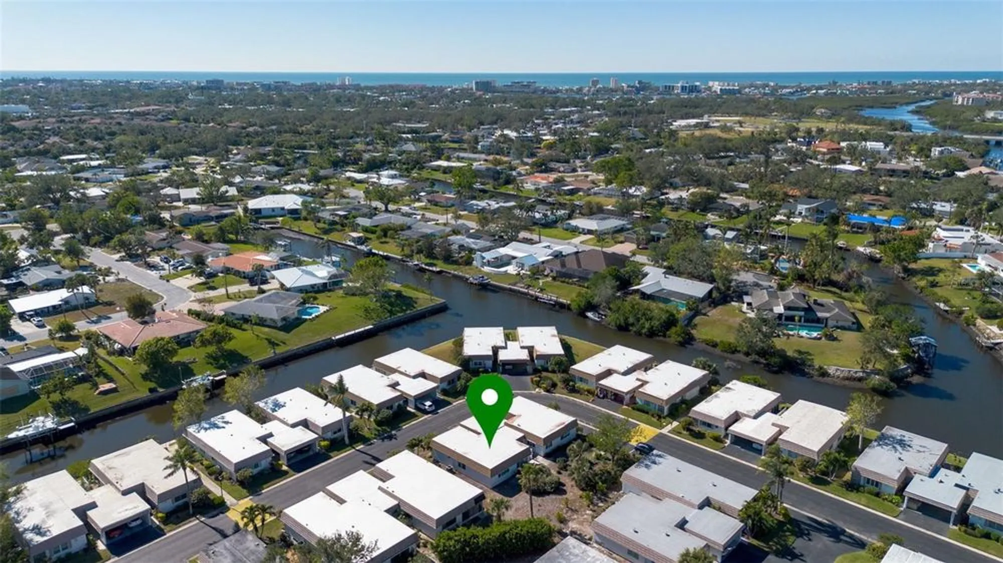 Property Slideshow image 4 of 30 | 2305 riverbluff pkwy # v256, Sarasota, FL, 34231