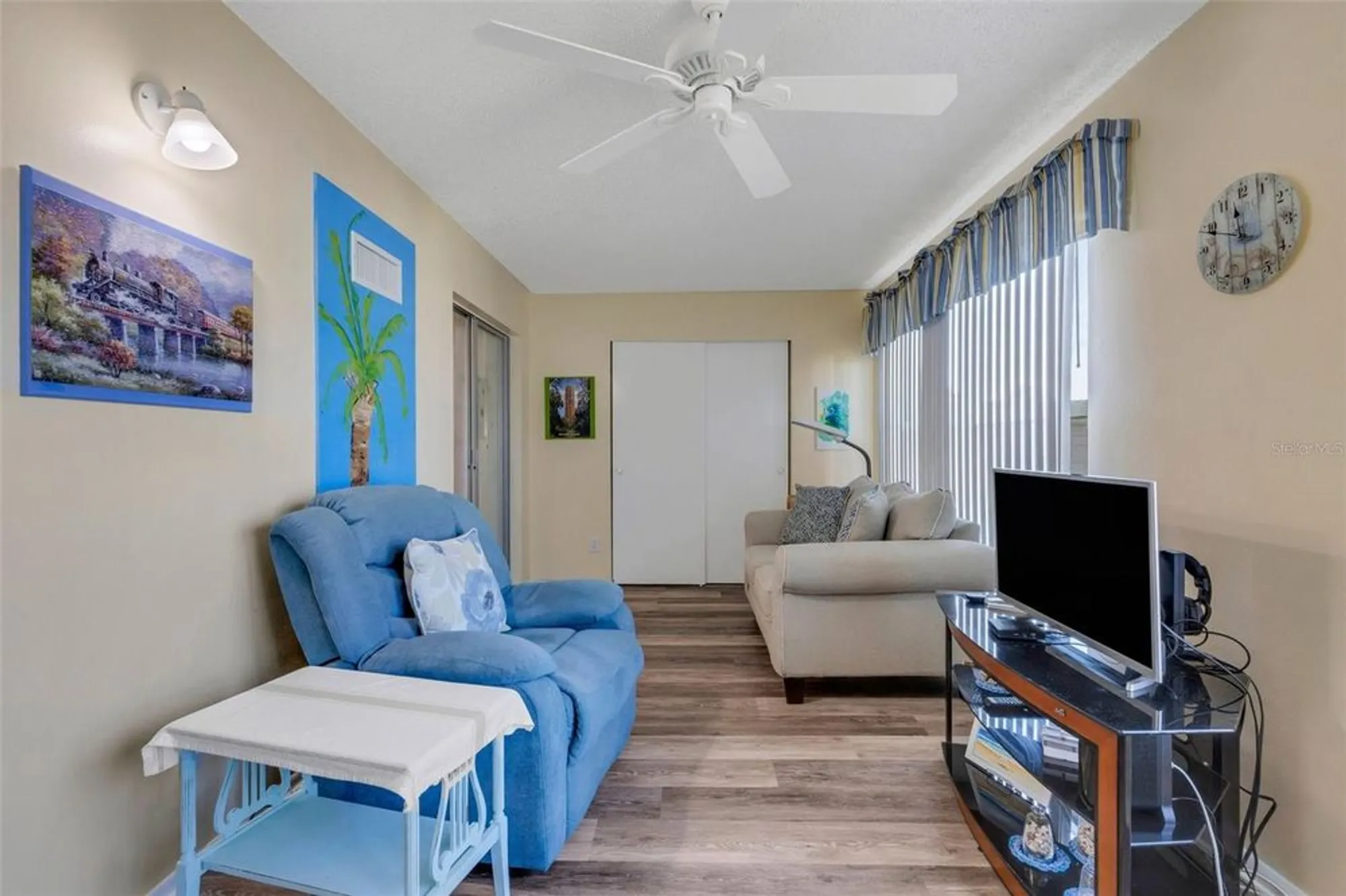 Property Slideshow image 22 of 56 | 2401 ecuadorian way apt 57, Clearwater, FL, 33763