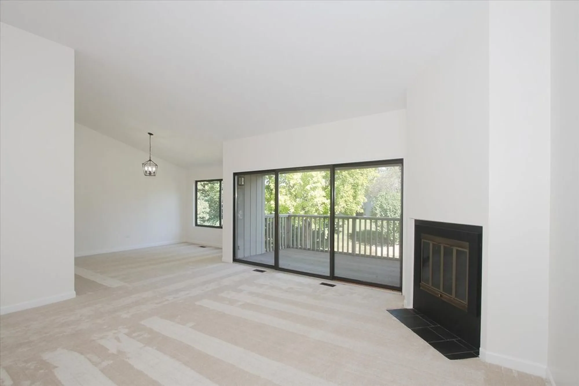 Property Slideshow image 5 of 32 | 78a foxwood ln # m169, Lake Barrington, IL, 60010
