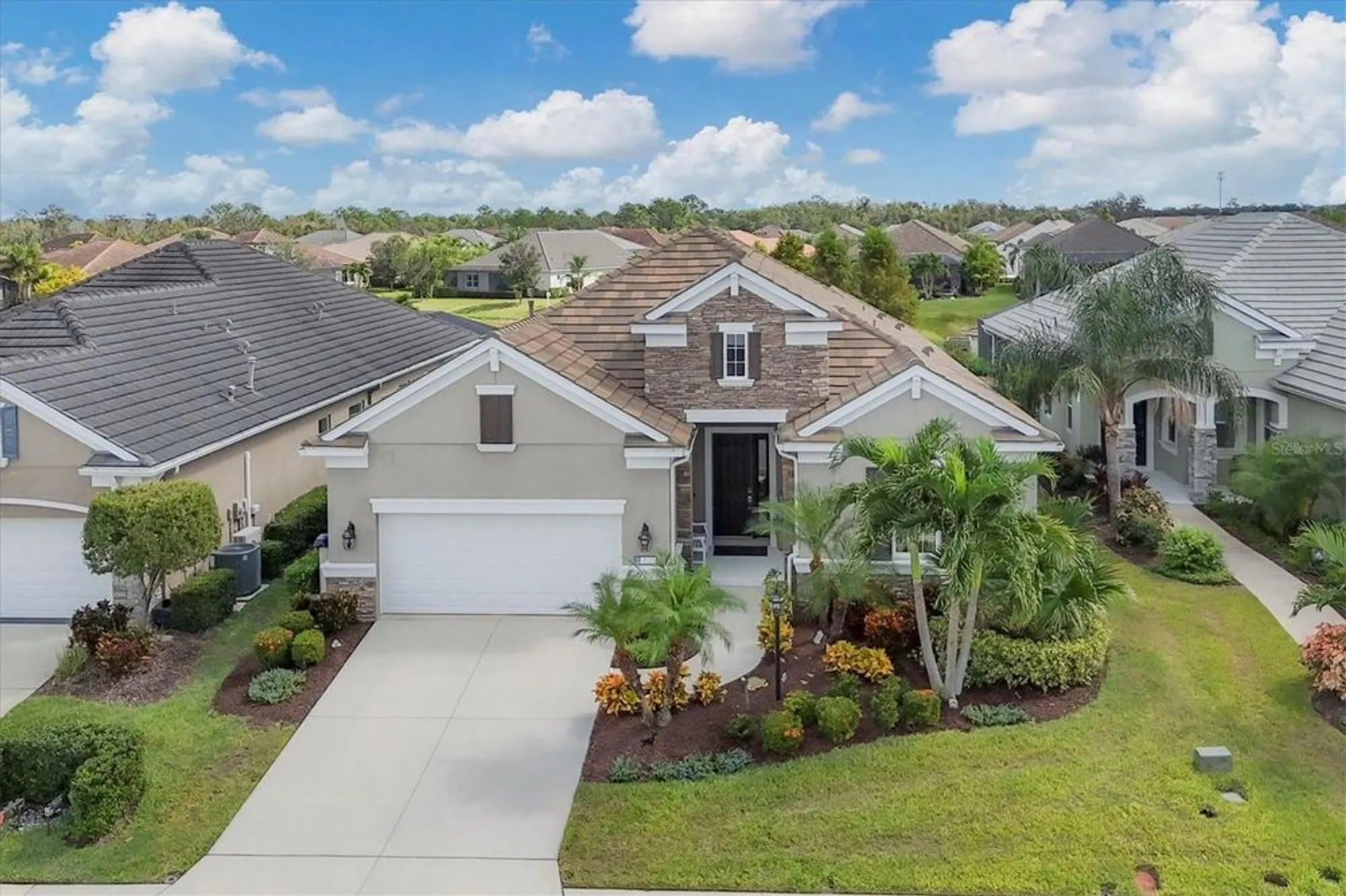 Property Slideshow image 8 of 81 | 4123 midnight blue run, Bradenton, FL, 34211