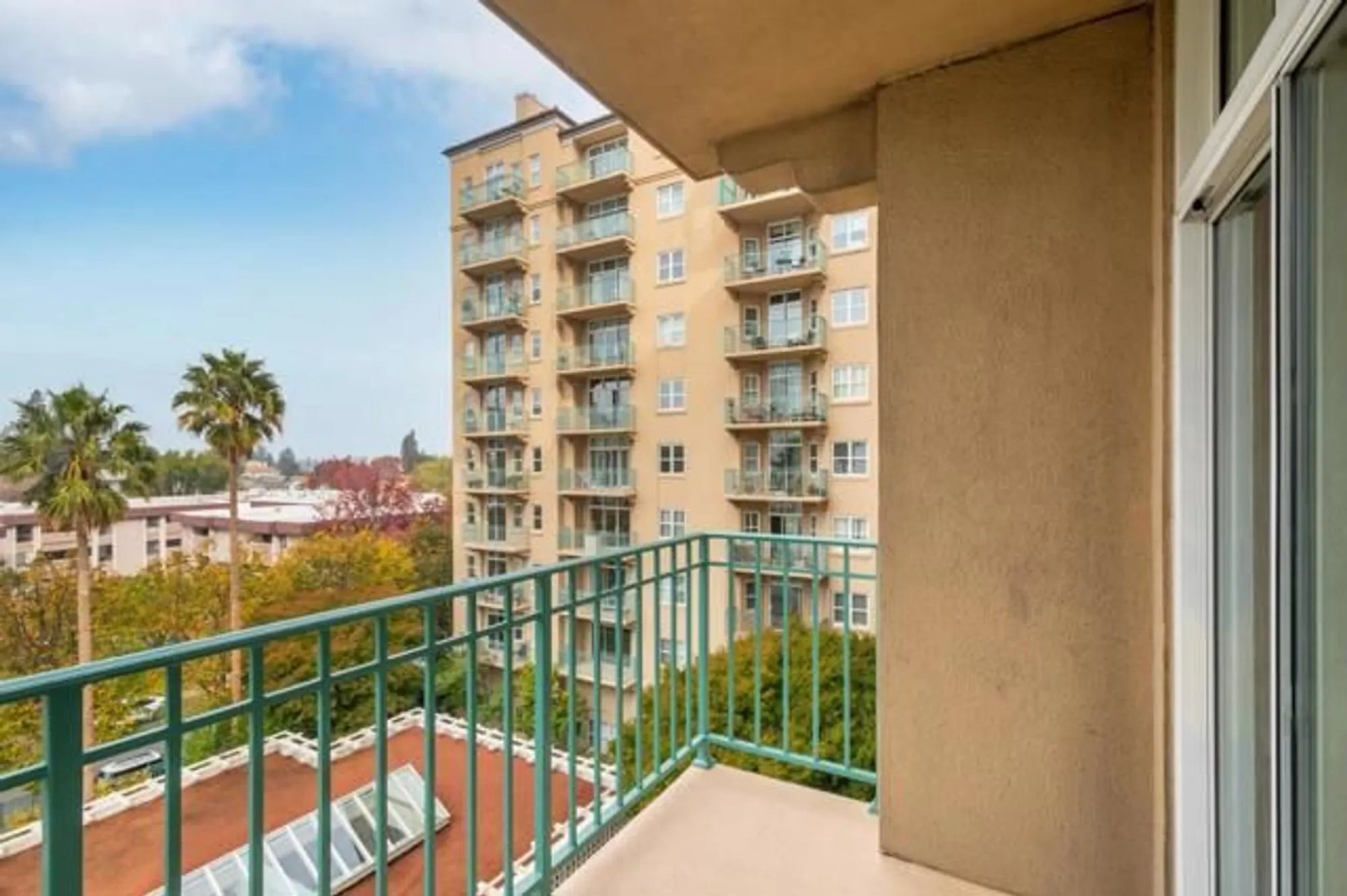 Property Slideshow image 5 of 15 | 1 baldwin ave 517, San Mateo, CA, 94401