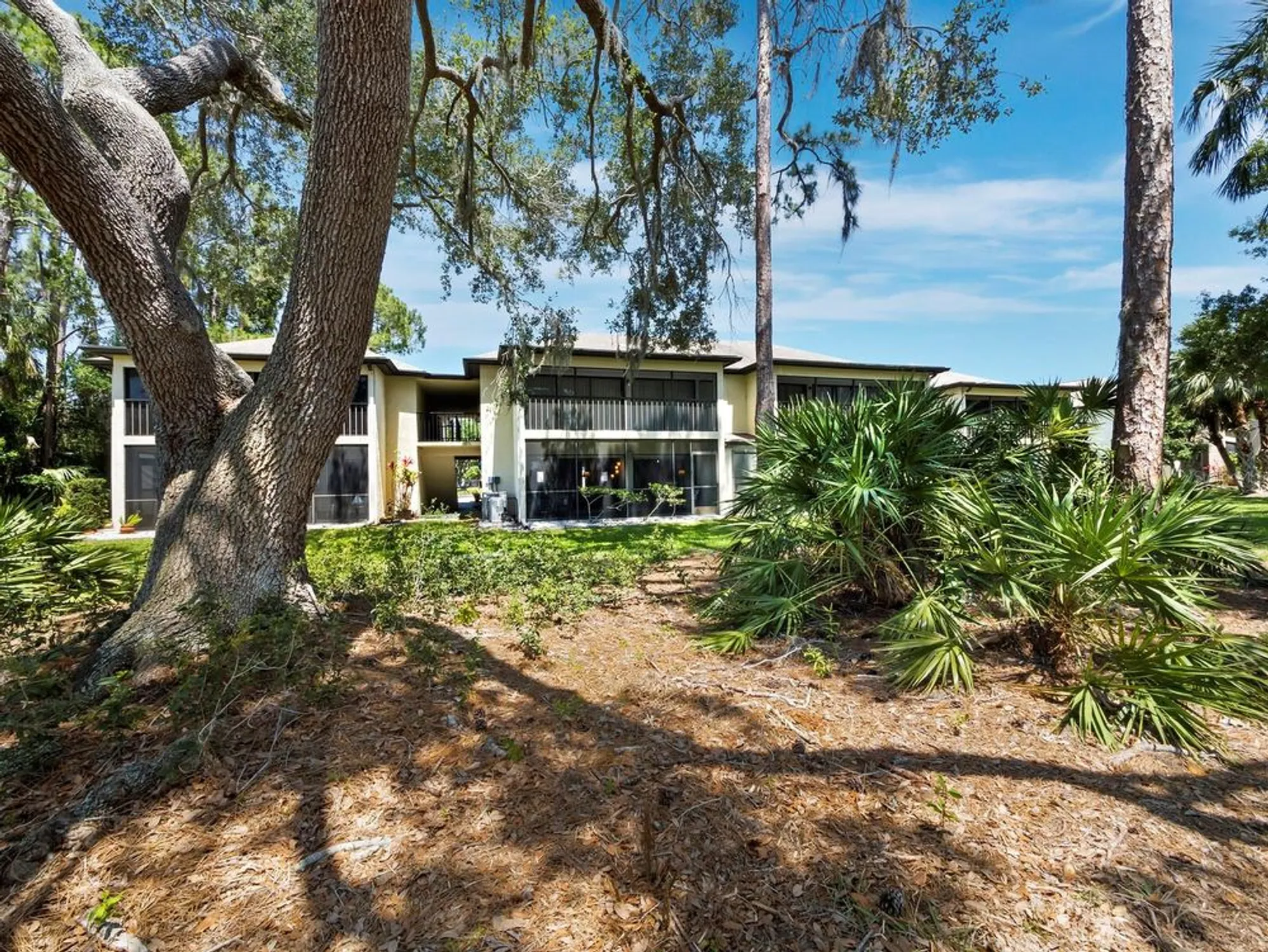 Property Slideshow image 38 of 67 | 6110 country club way 102, Sarasota, FL, 34243