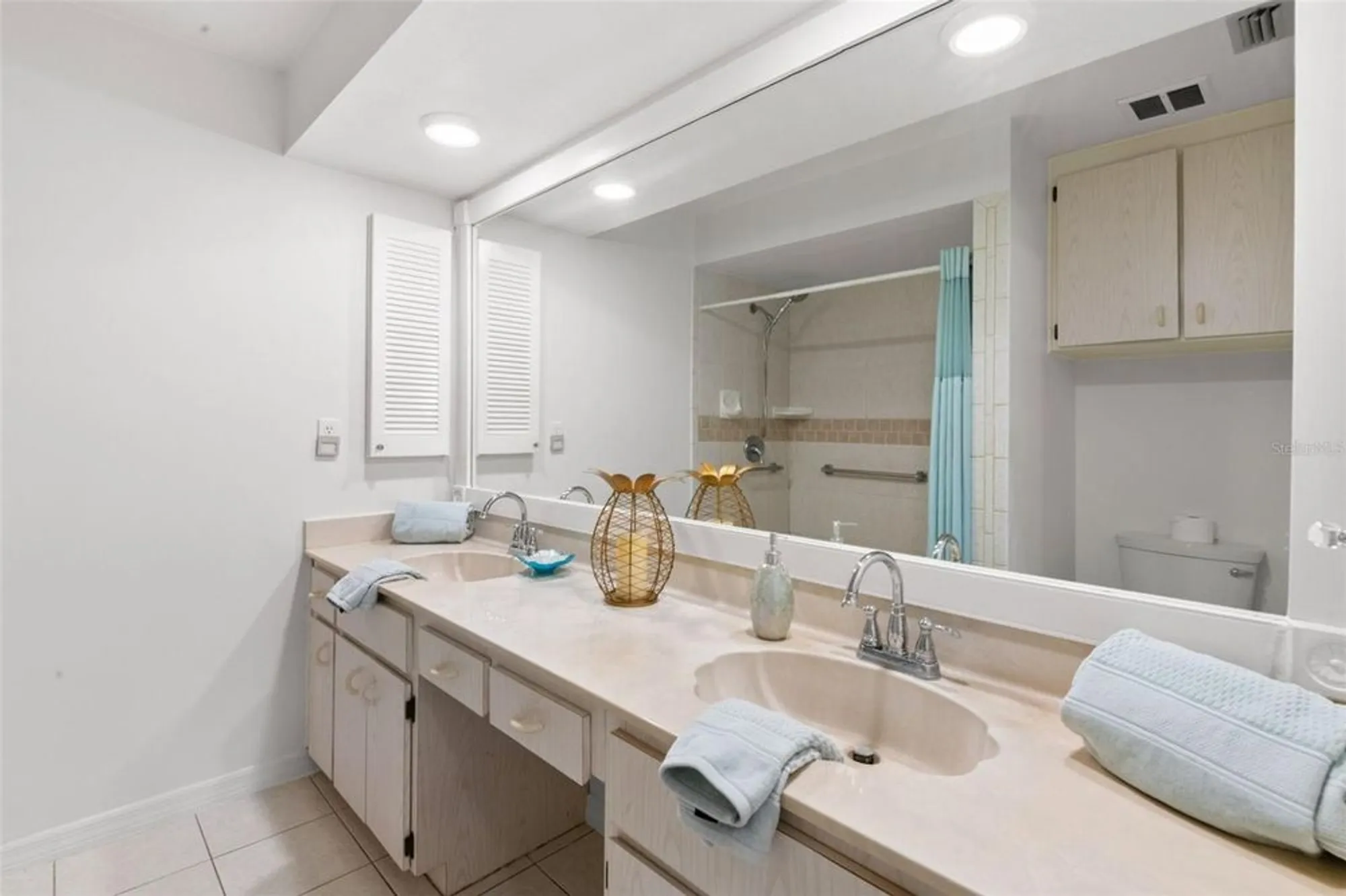 Property Slideshow image 32 of 61 | 1012 dunrobin dr d, Palm Harbor, FL, 34684