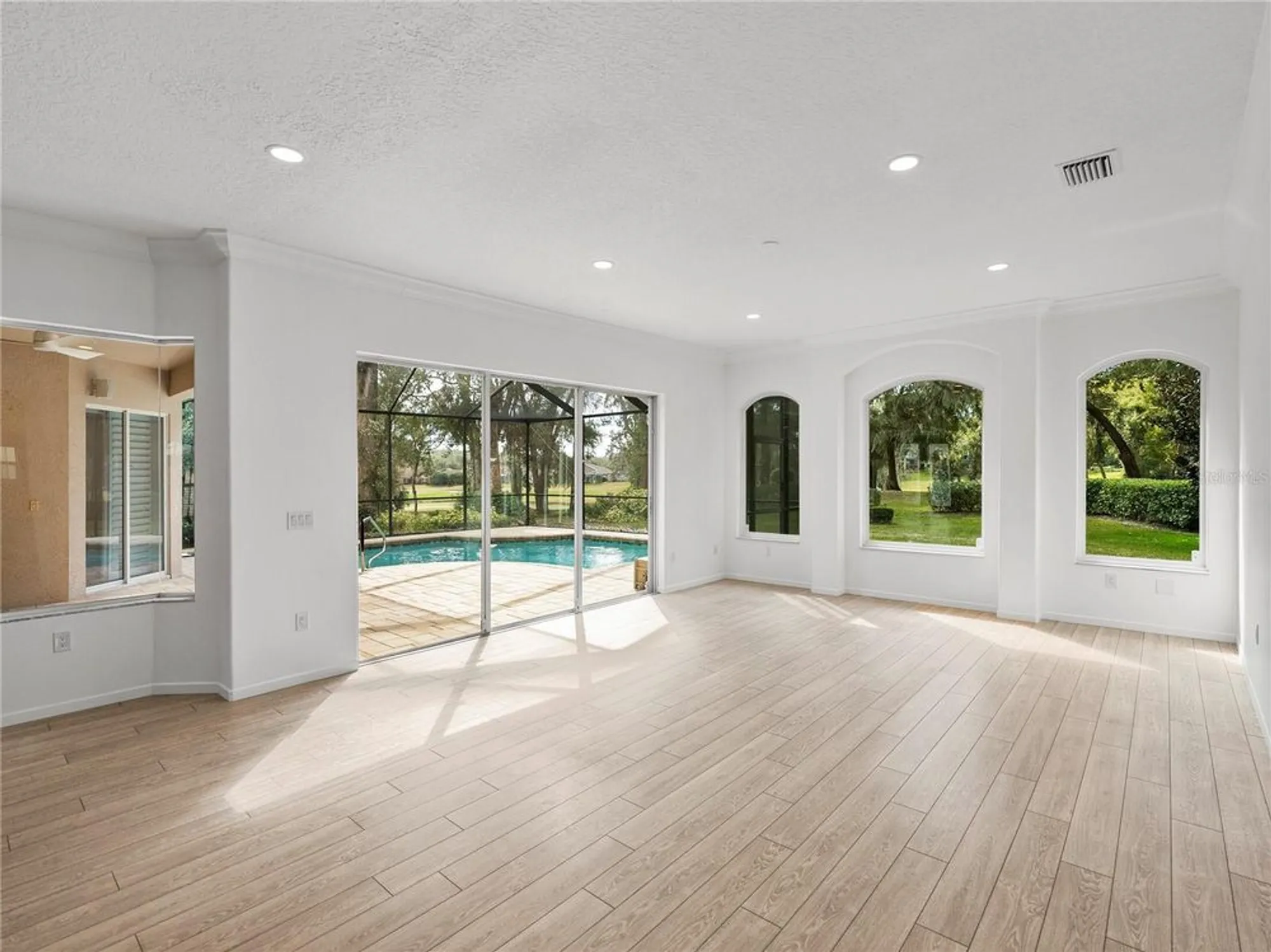 Property Slideshow image 16 of 74 | 12632 oak hollow ct, Dade City, FL, 33525