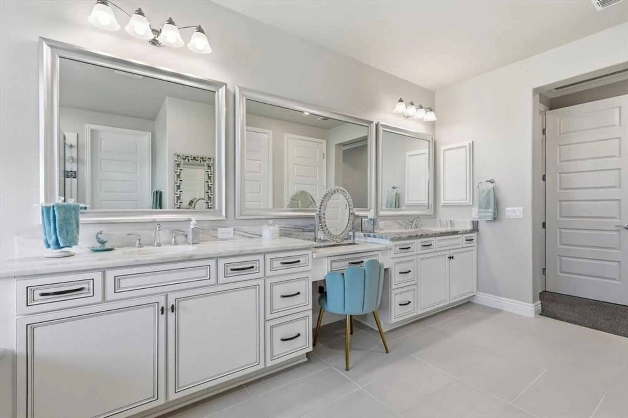 Property Slideshow image 22 of 35 | 10008 baywood ct, Denton, TX, 76207