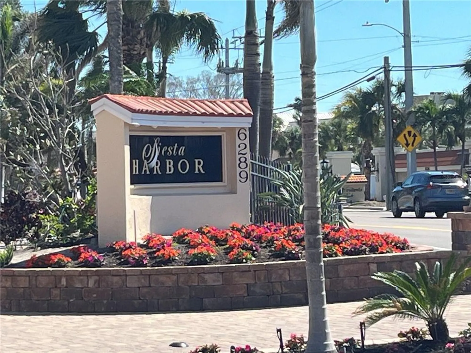 Property Slideshow image 2 of 32 | 1257 s portofino dr apt 208, Sarasota, FL, 34242