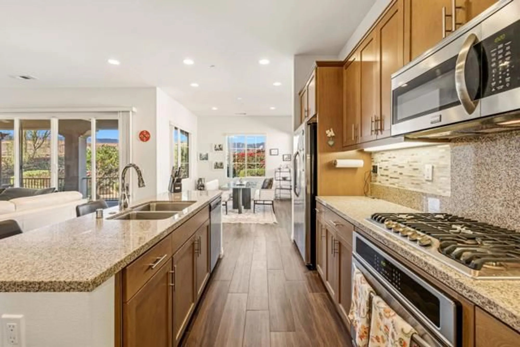 Property Slideshow image 4 of 55 | 3923 via amalfi, Palm Desert, CA, 92260