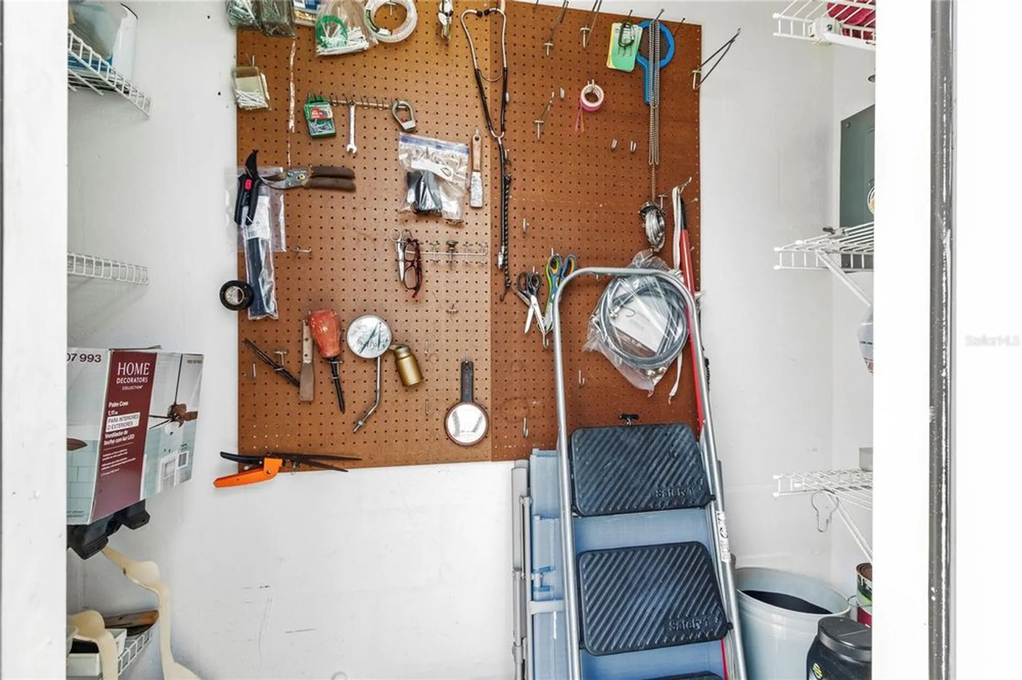 Property Slideshow image 13 of 57 | 3619 36th avenue dr, Bradenton, FL, 34205